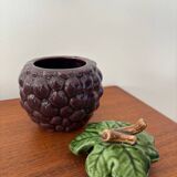 Small jam pot in blackcurrant grape slipware – Antique ceramic