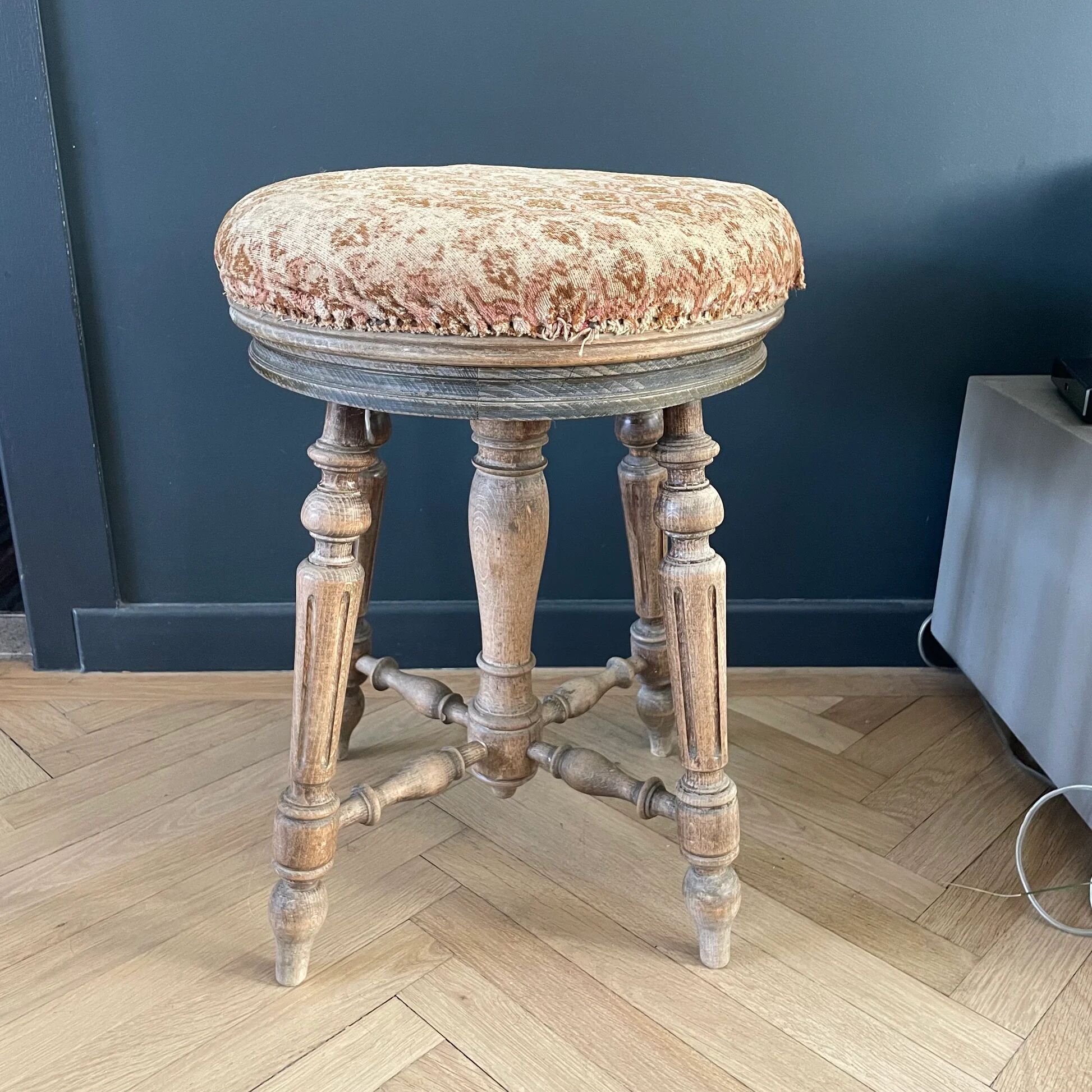 Antique turned wooden piano stool