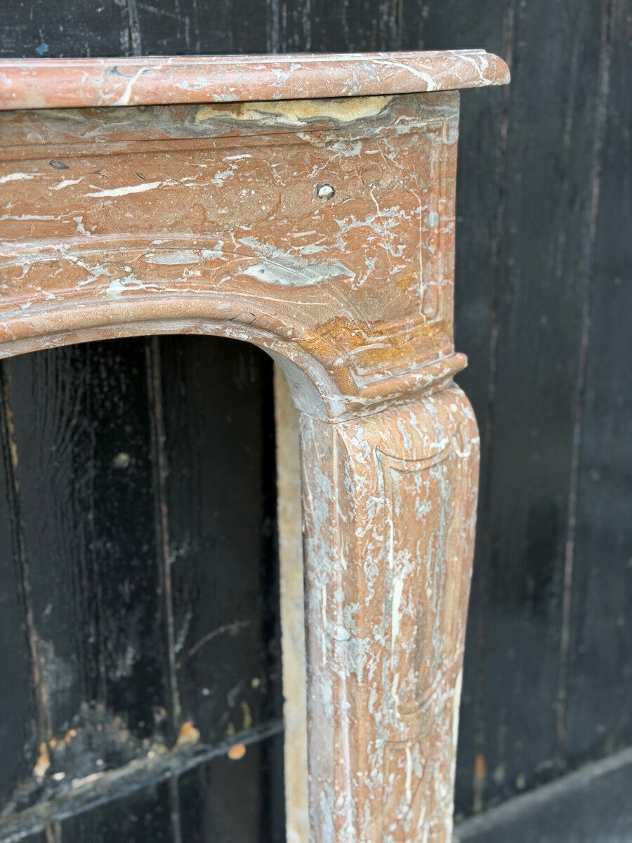 Louis XV fireplace in Rance marble from the 18th century