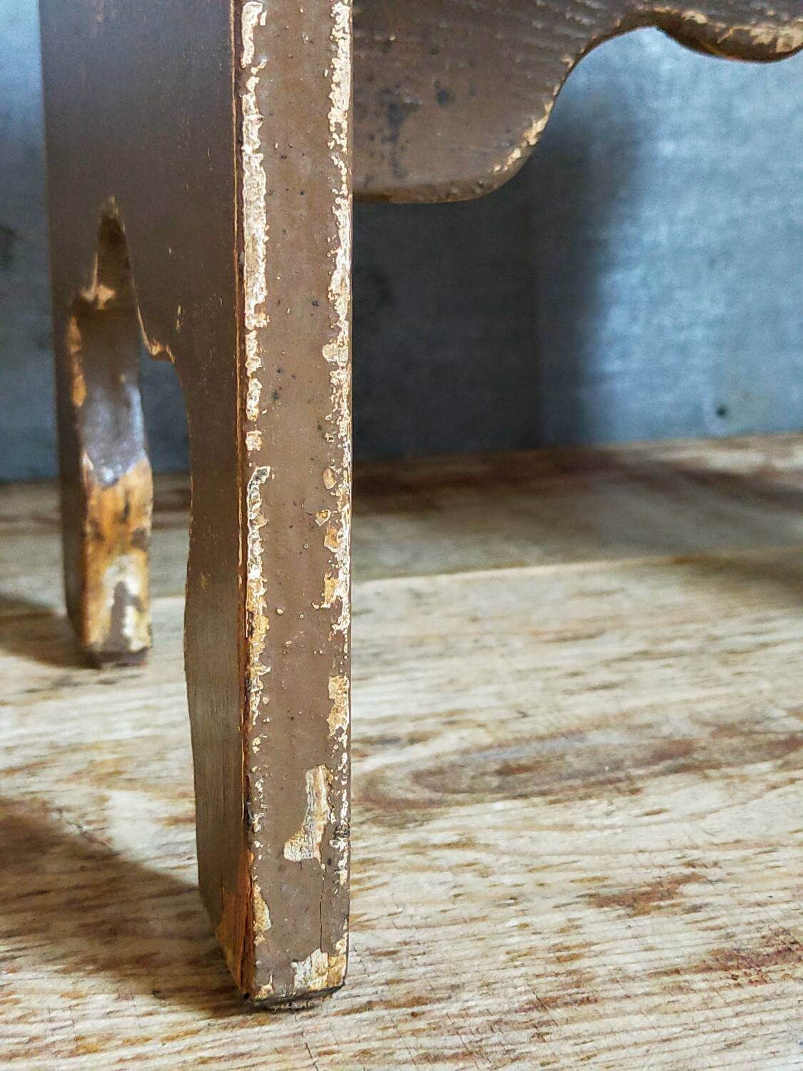 Mini-bench stool in old patinated solid wood