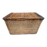 Wicker storage chest/trunk