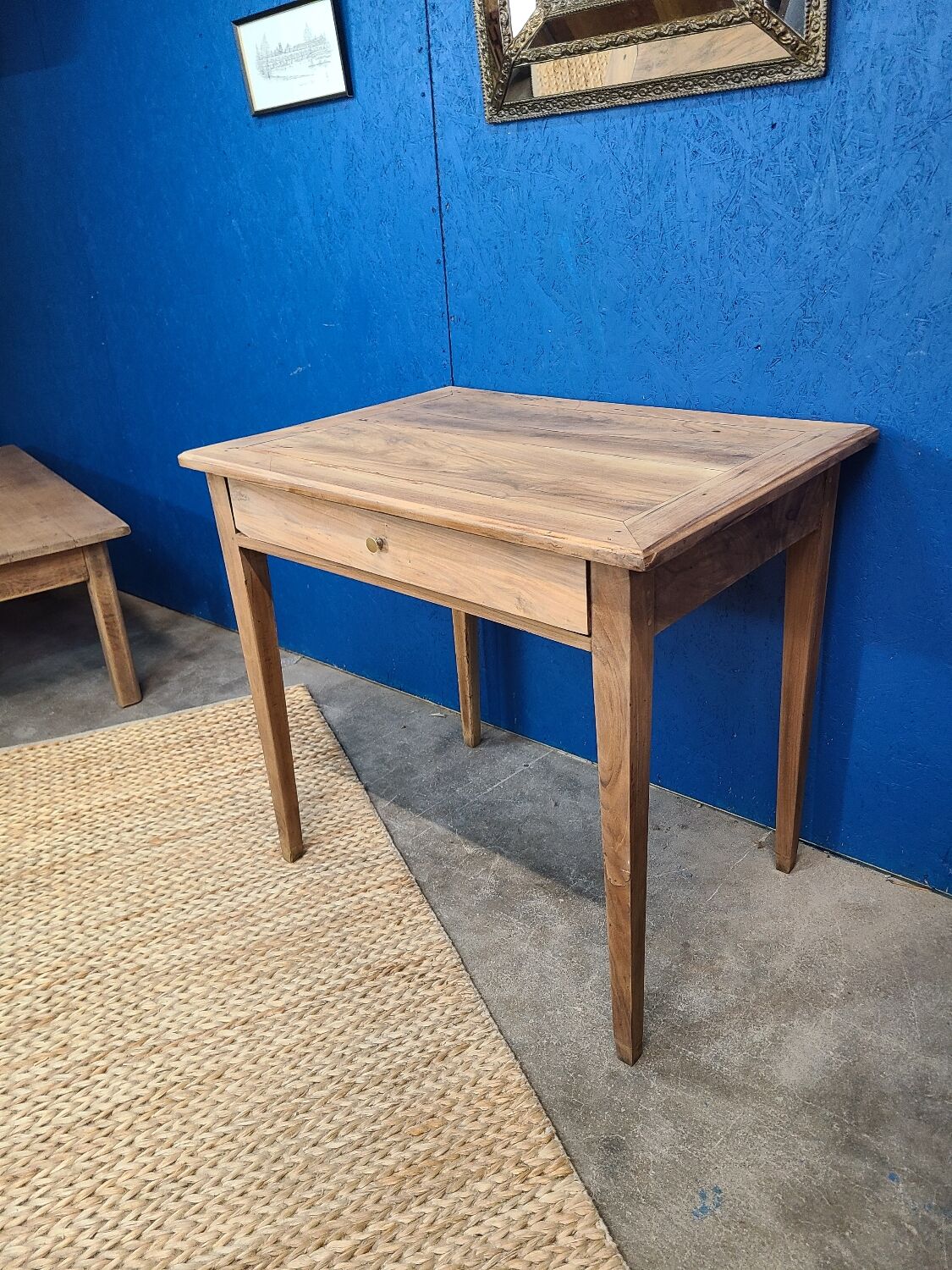 Side truss table