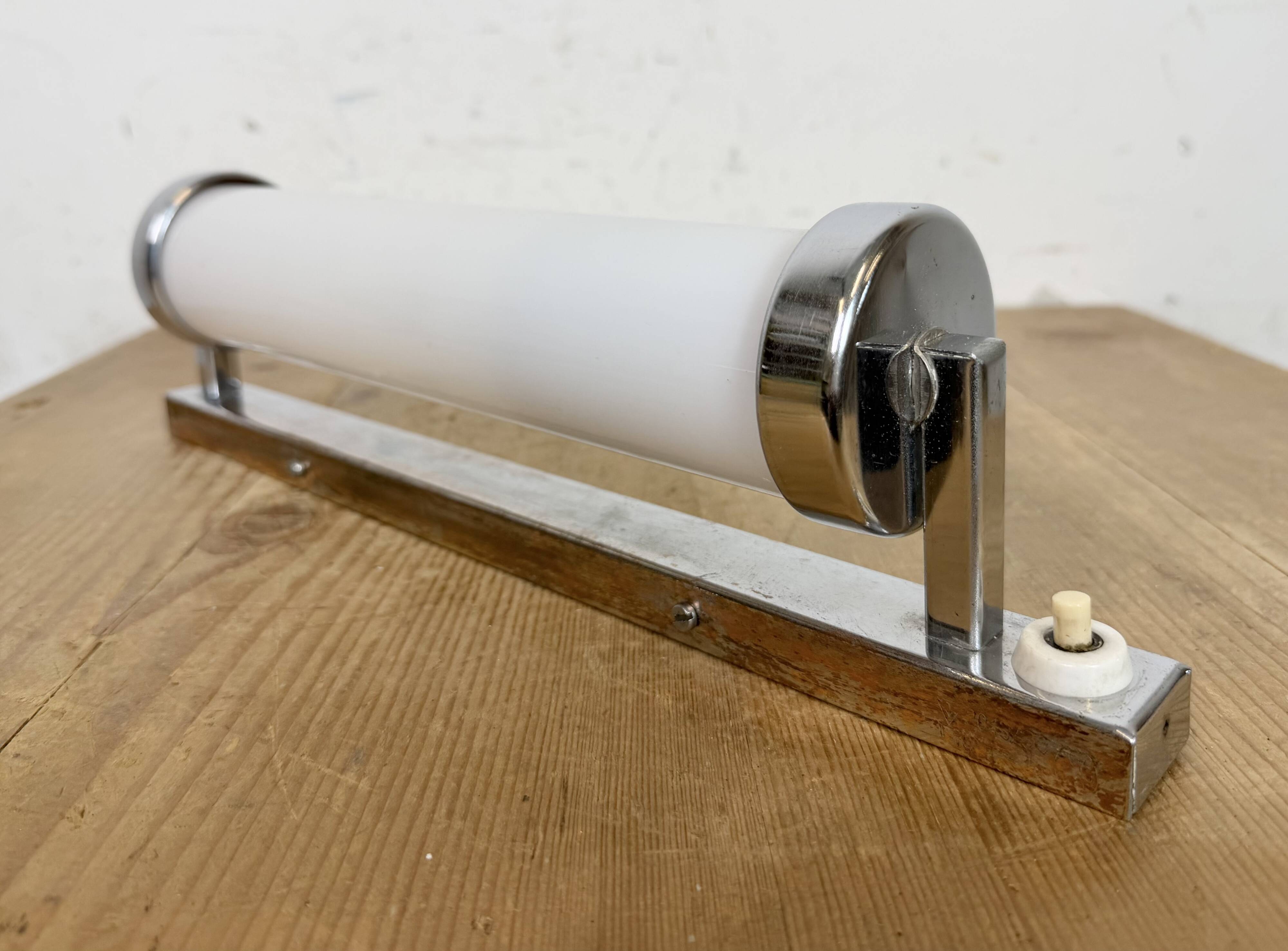 Applique murale Art Déco vintage en verre opale, années 1930