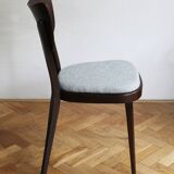 Ensemble de quatre chaises de salle à manger du milieu du siècle des années 1960 par TON