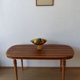 Table ovale décorée en bois Suède.