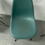 Paire de chaises de Charles et Ray Eames édition Vitra récente