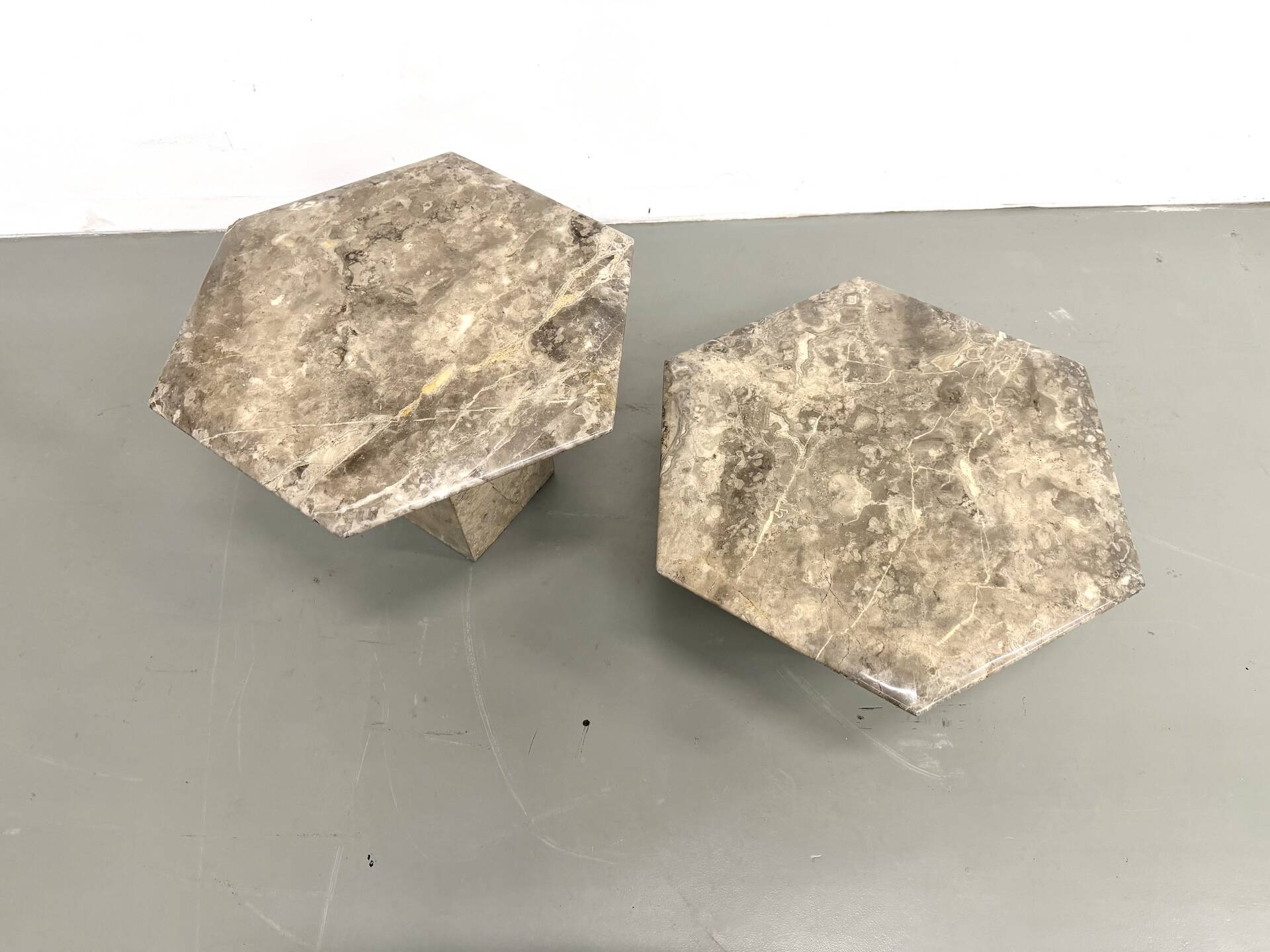 Pair of Italian marble coffee tables, circa 1970.