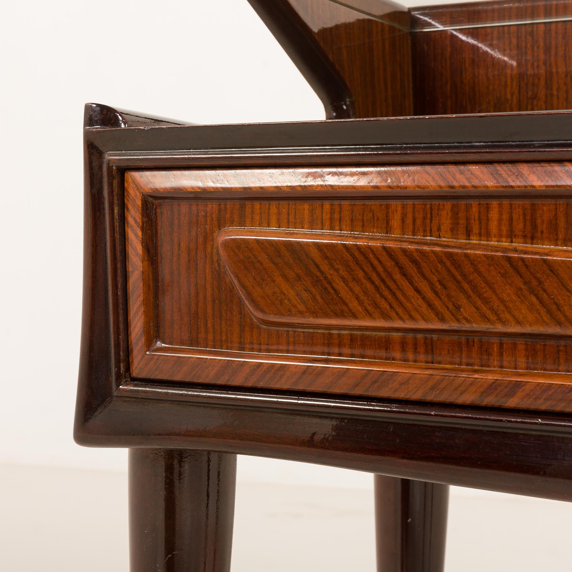 Italian mid-century side table in the style of Paolo Buffa, 1950s