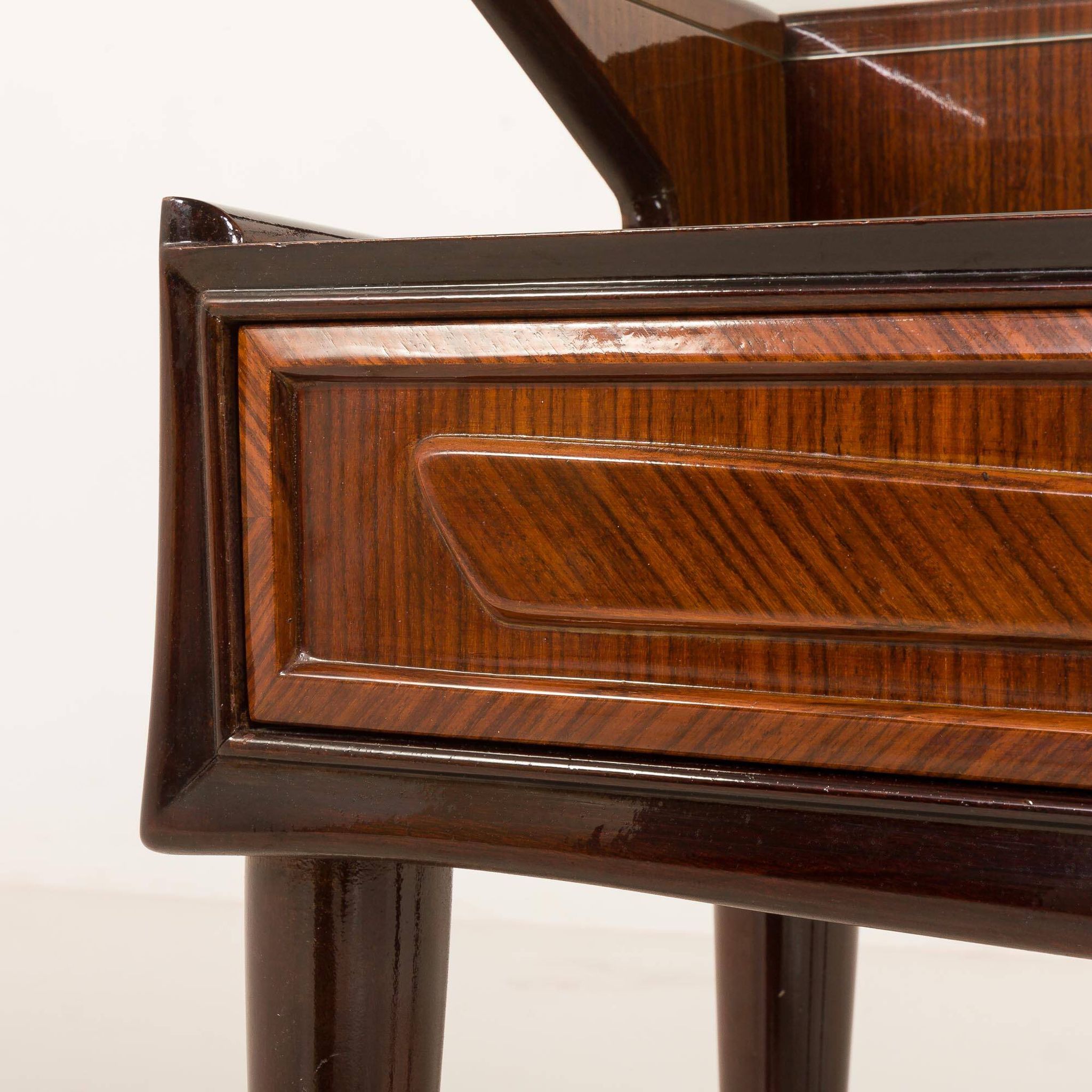Italian mid-century side table in the style of Paolo Buffa, 1950s