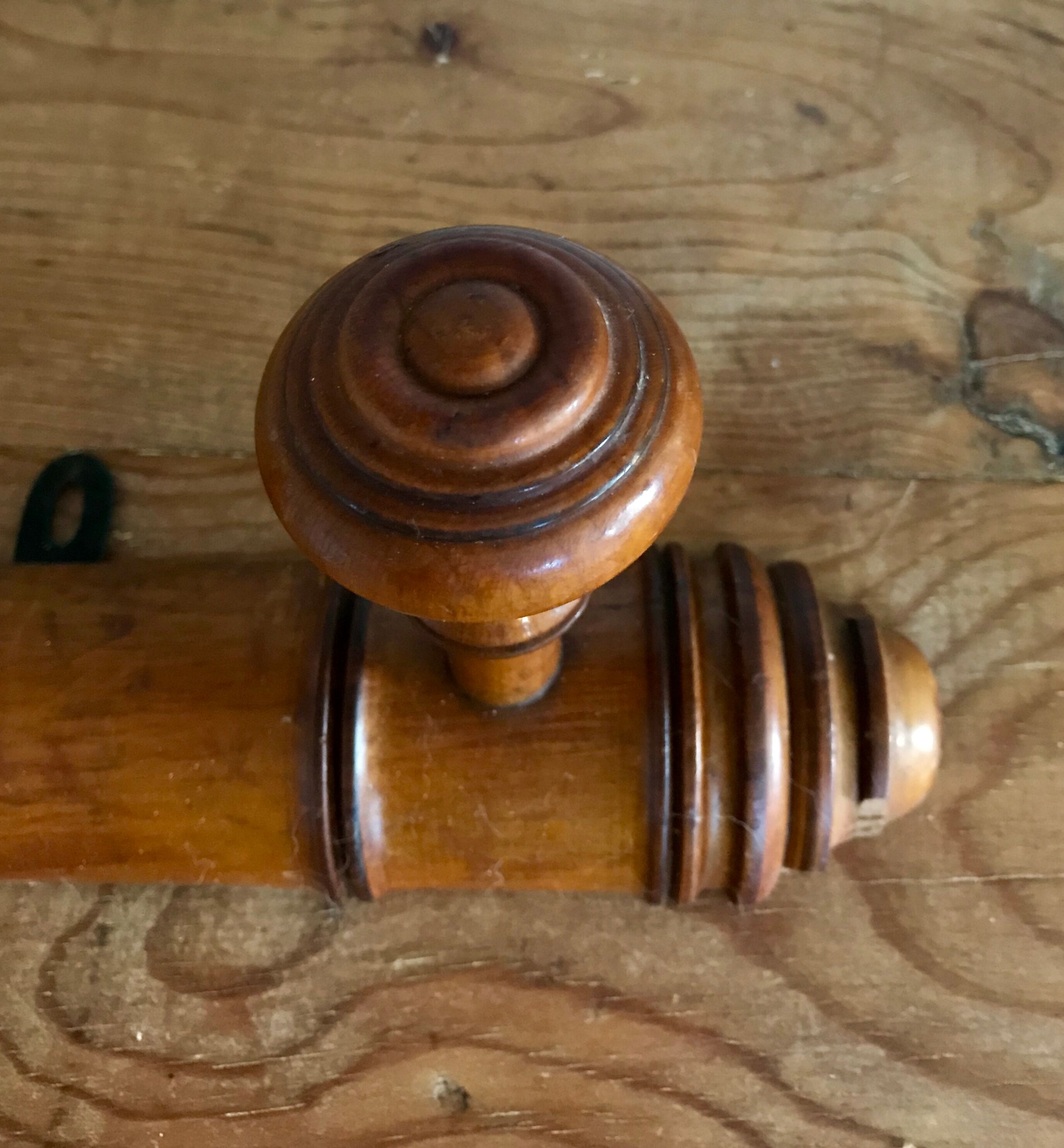 Vintage wooden patère turned