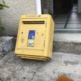 Reformed post office mailbox