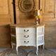 Jumping chest of drawers