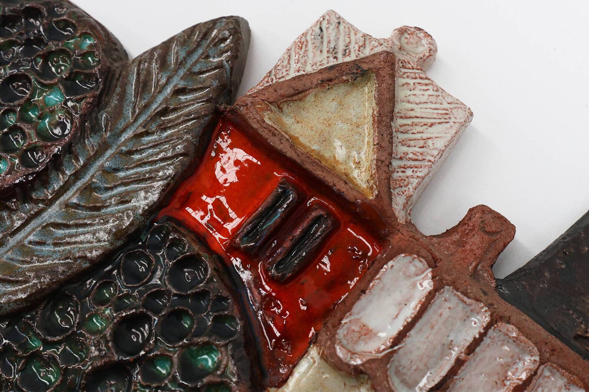 Ceramic wall plaquette by the Belgian Artist Elisabeth Vandeweghe for Ampho