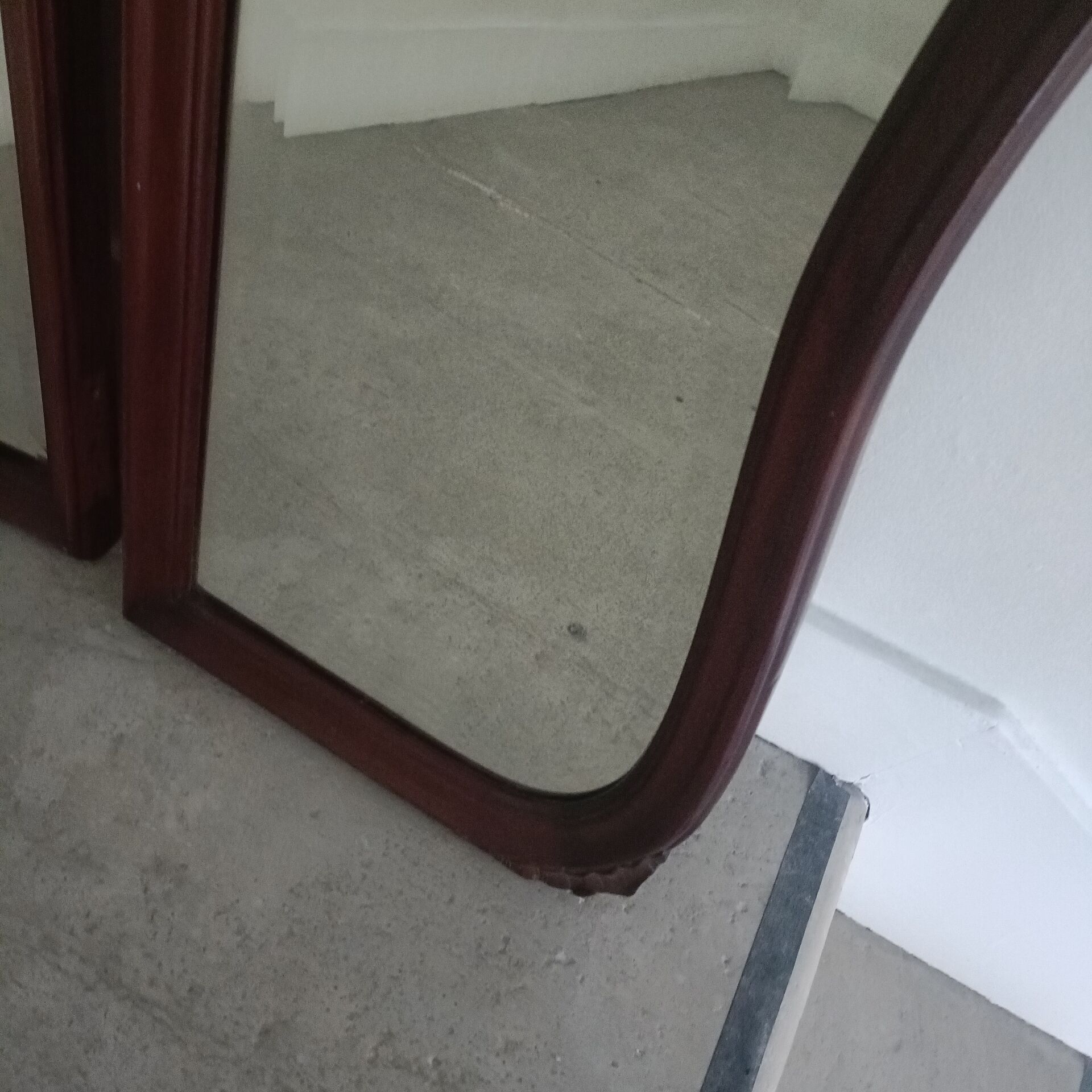 Bevelled mirror diptyque