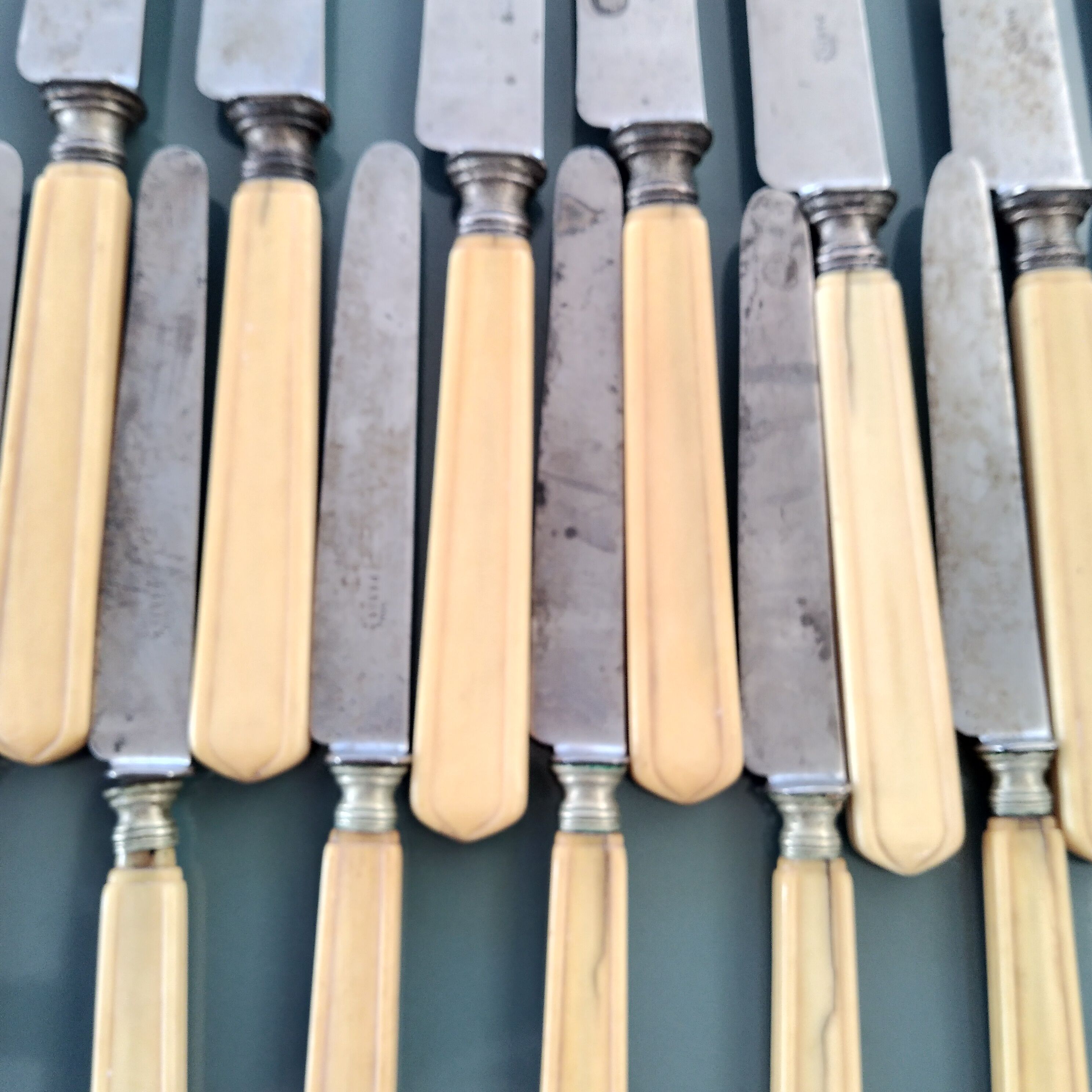 Bakelite knives 1940