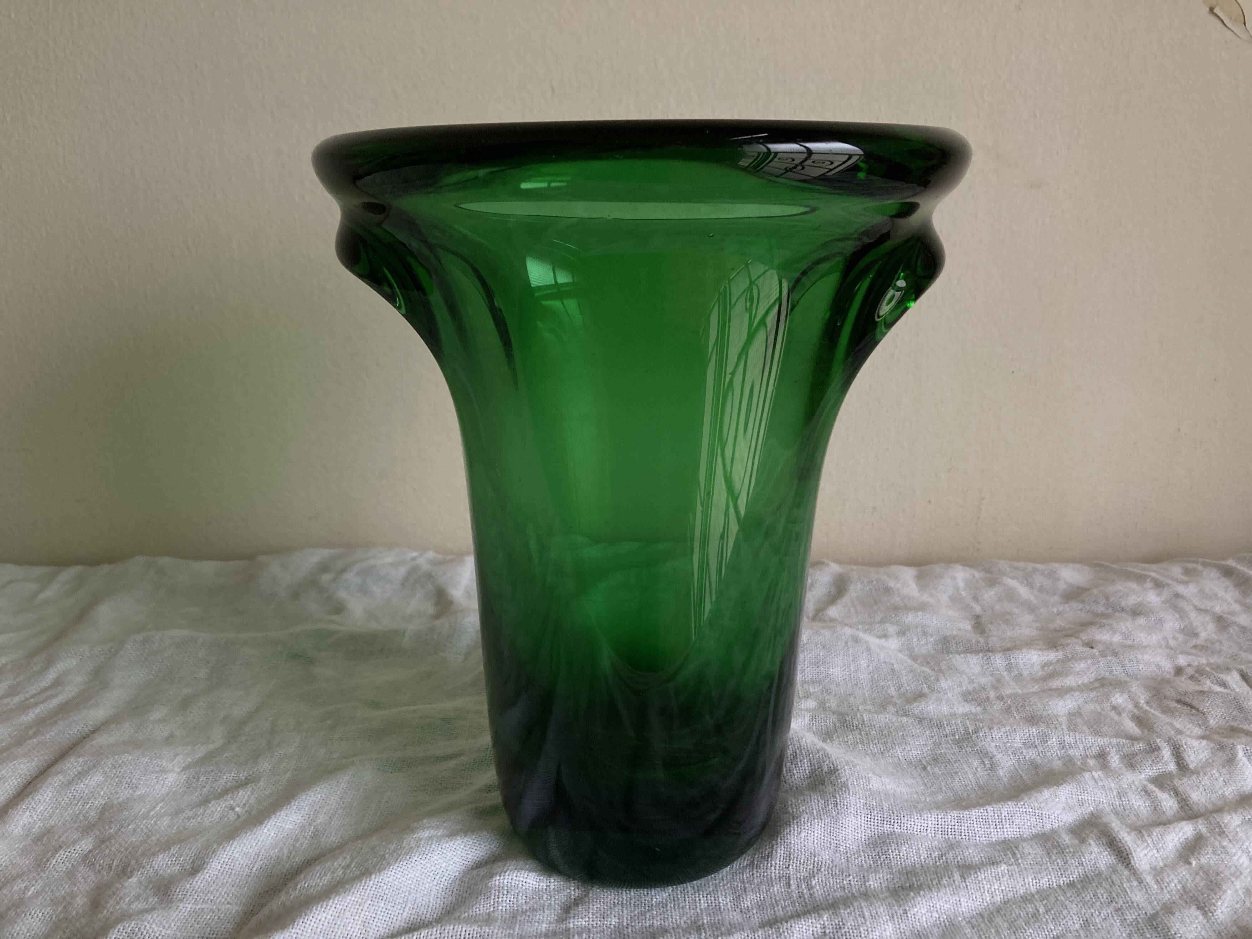 1950s Médicis vase, large Art Deco with handles, made of green blown glass.