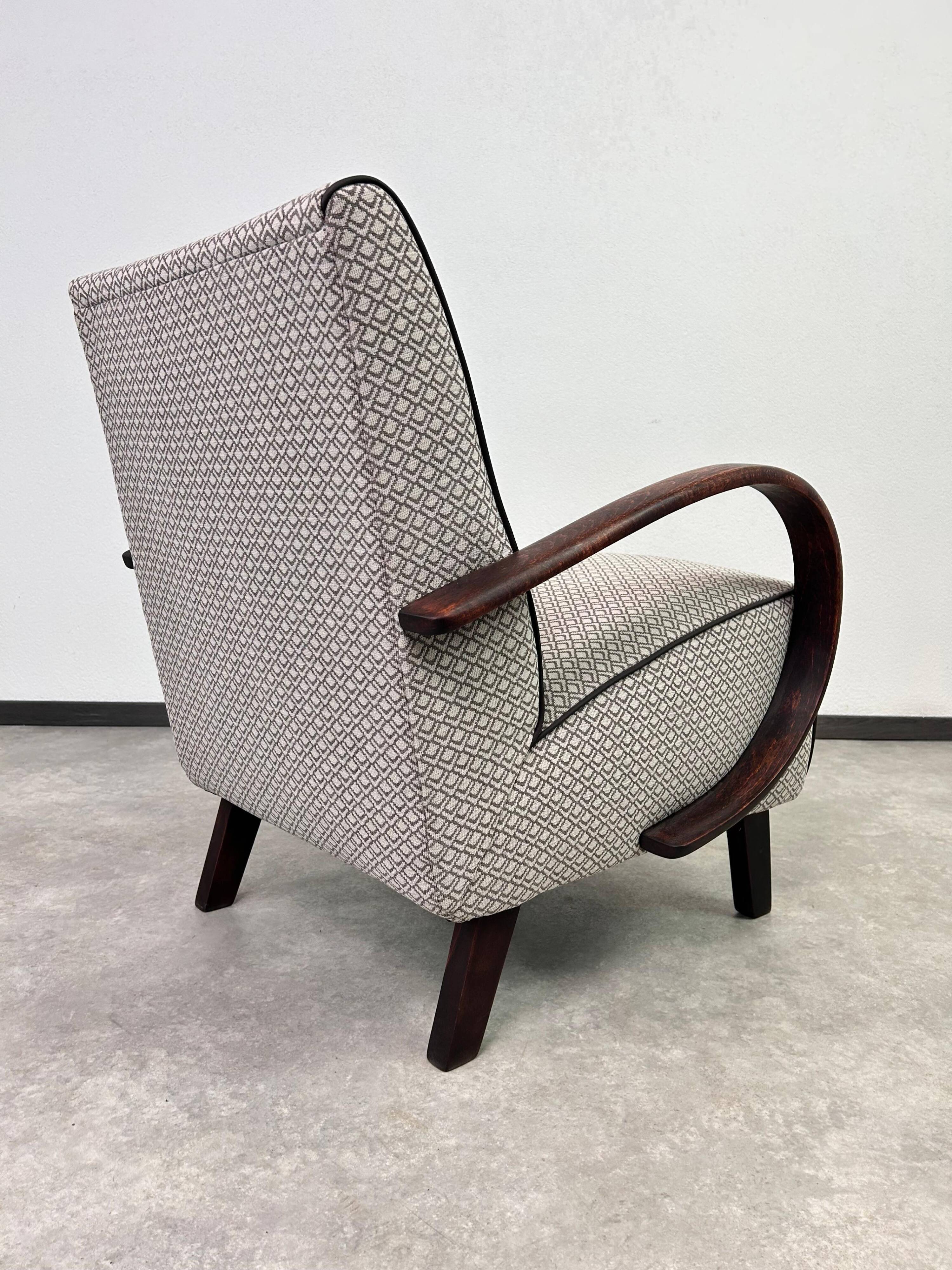 Art Deco armchair by Jindřich Halabala for UP Závody