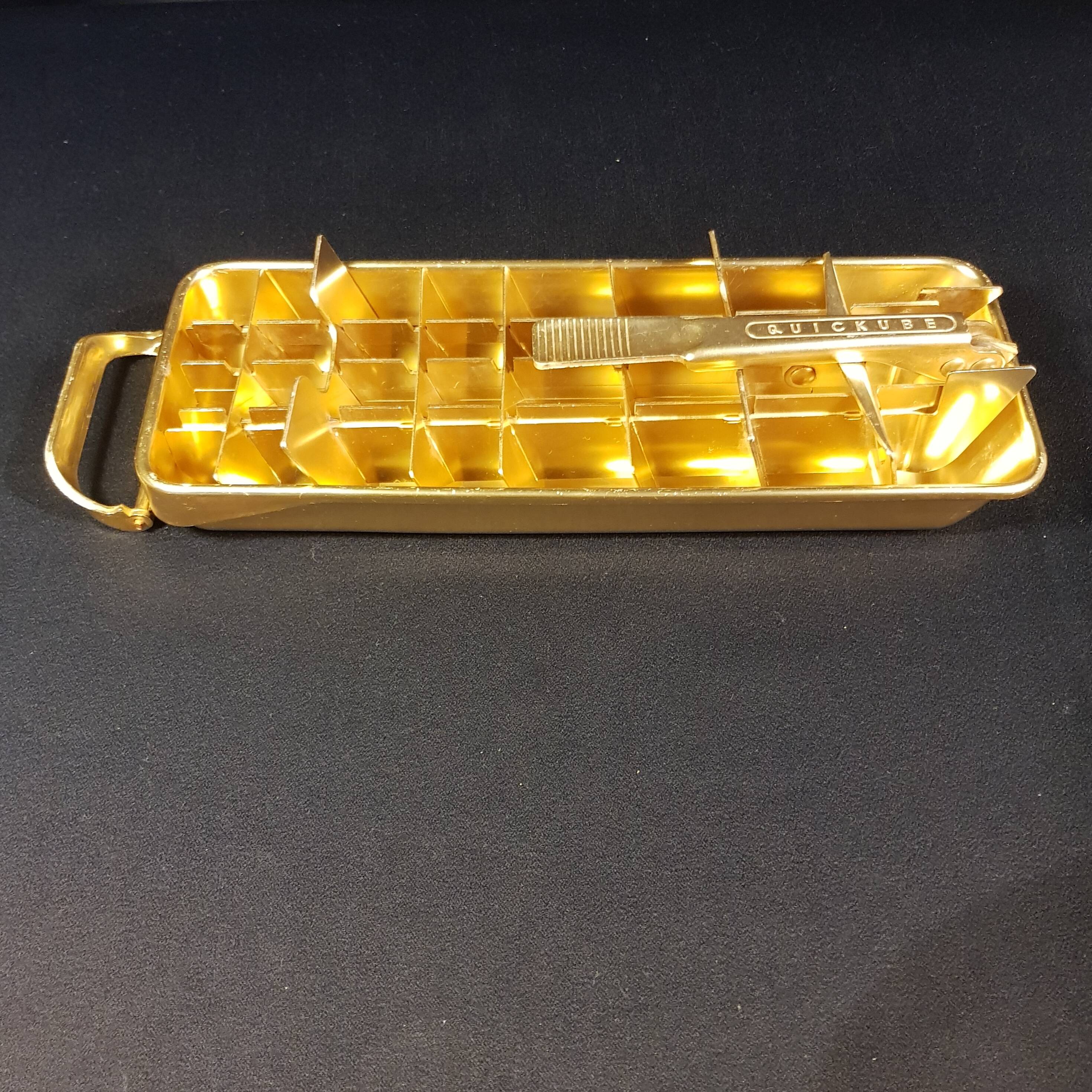 Quickube ice cube tray