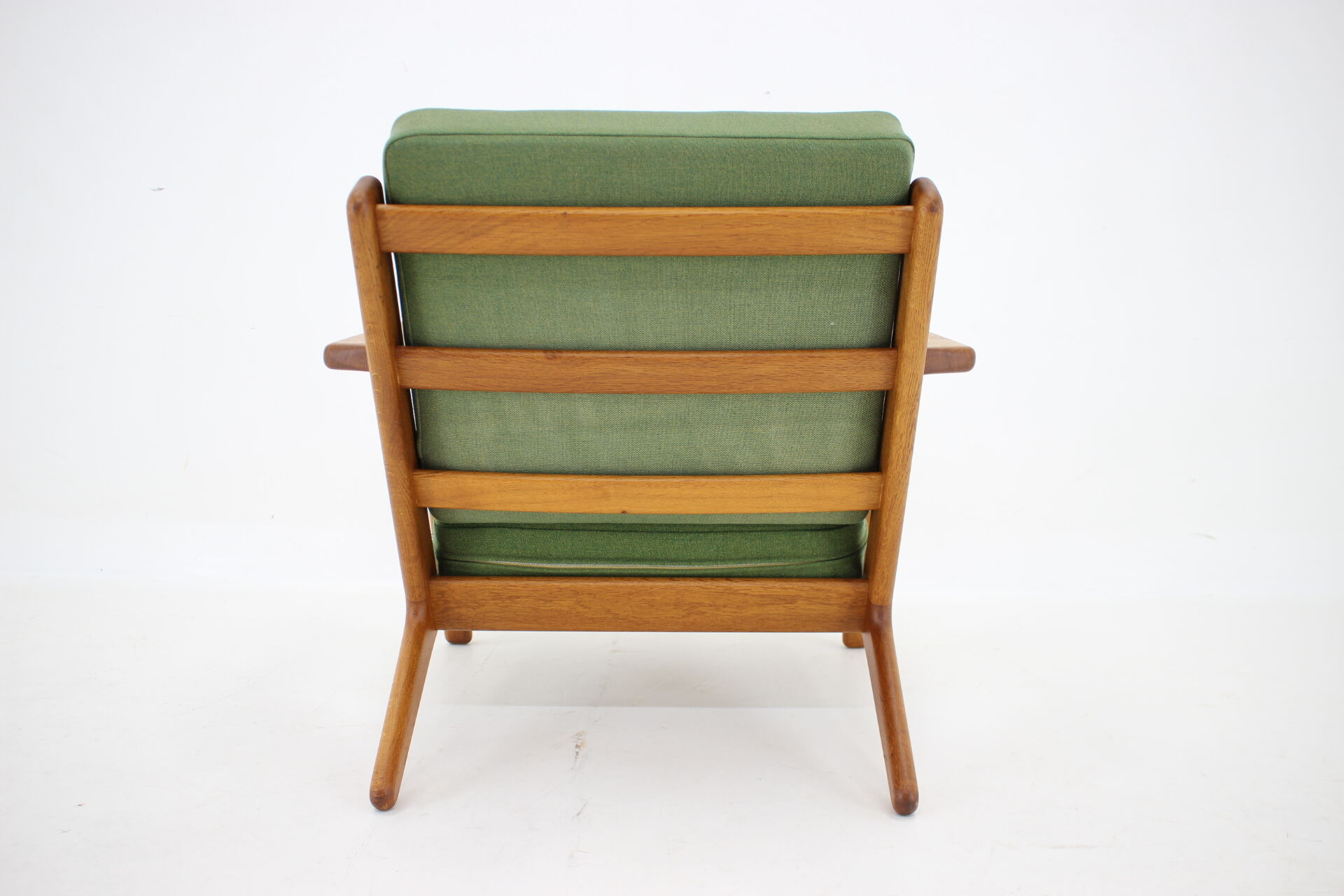 GE290 oak chair by Hans J Wegner for Getama Denmark
