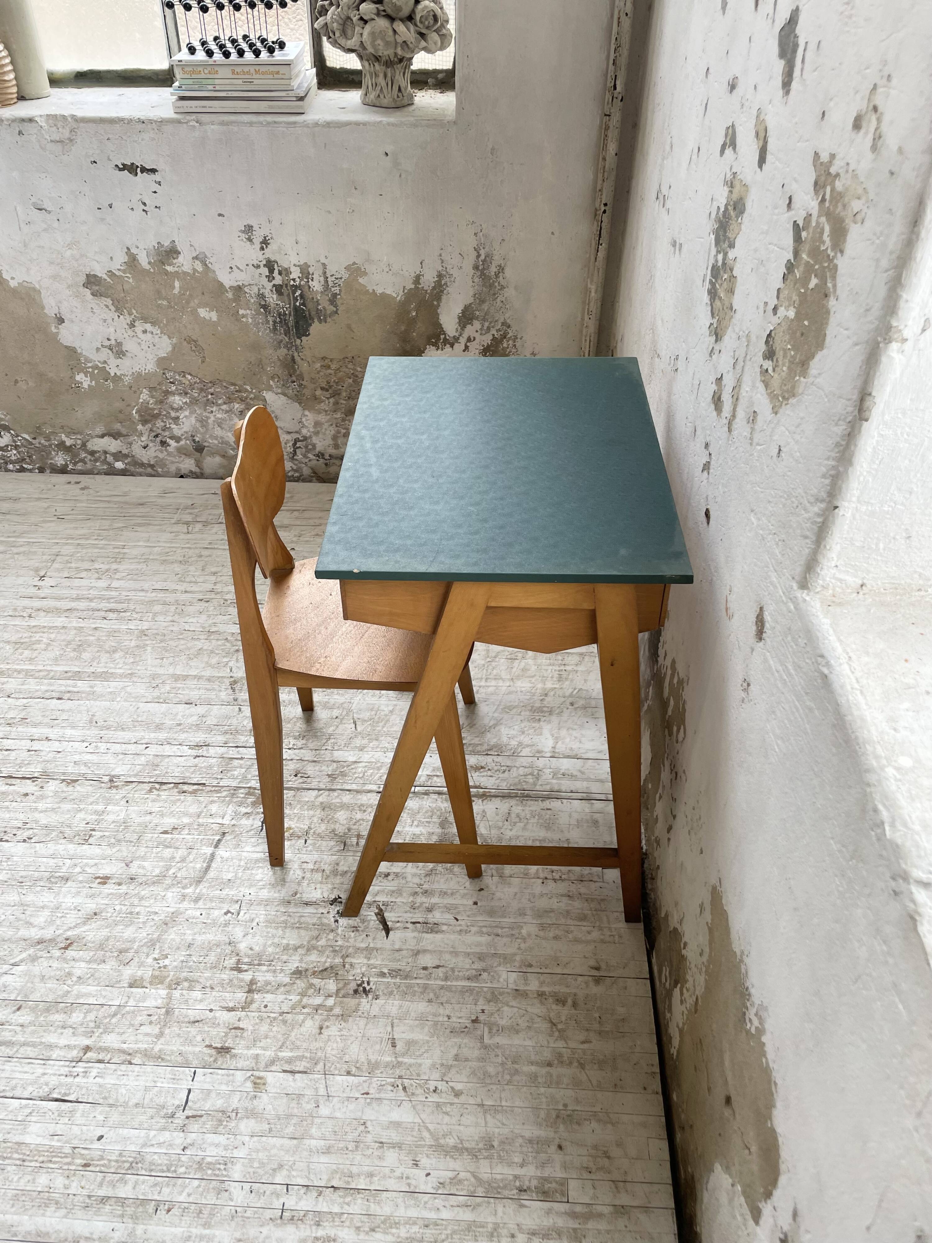 Bureau et chaise enfant pieds compas