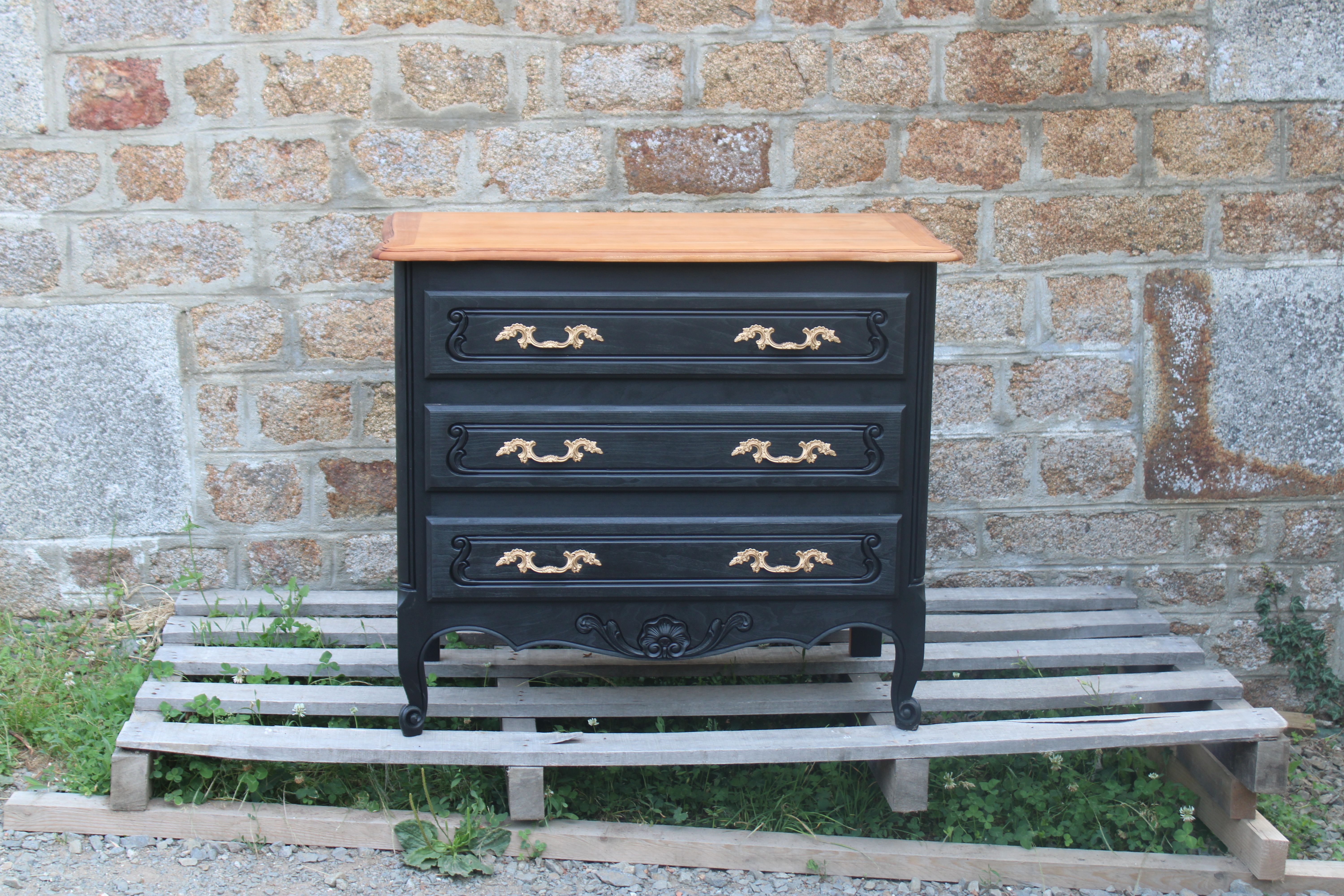 Louis XV style black commode with natural wood top – 3 drawers