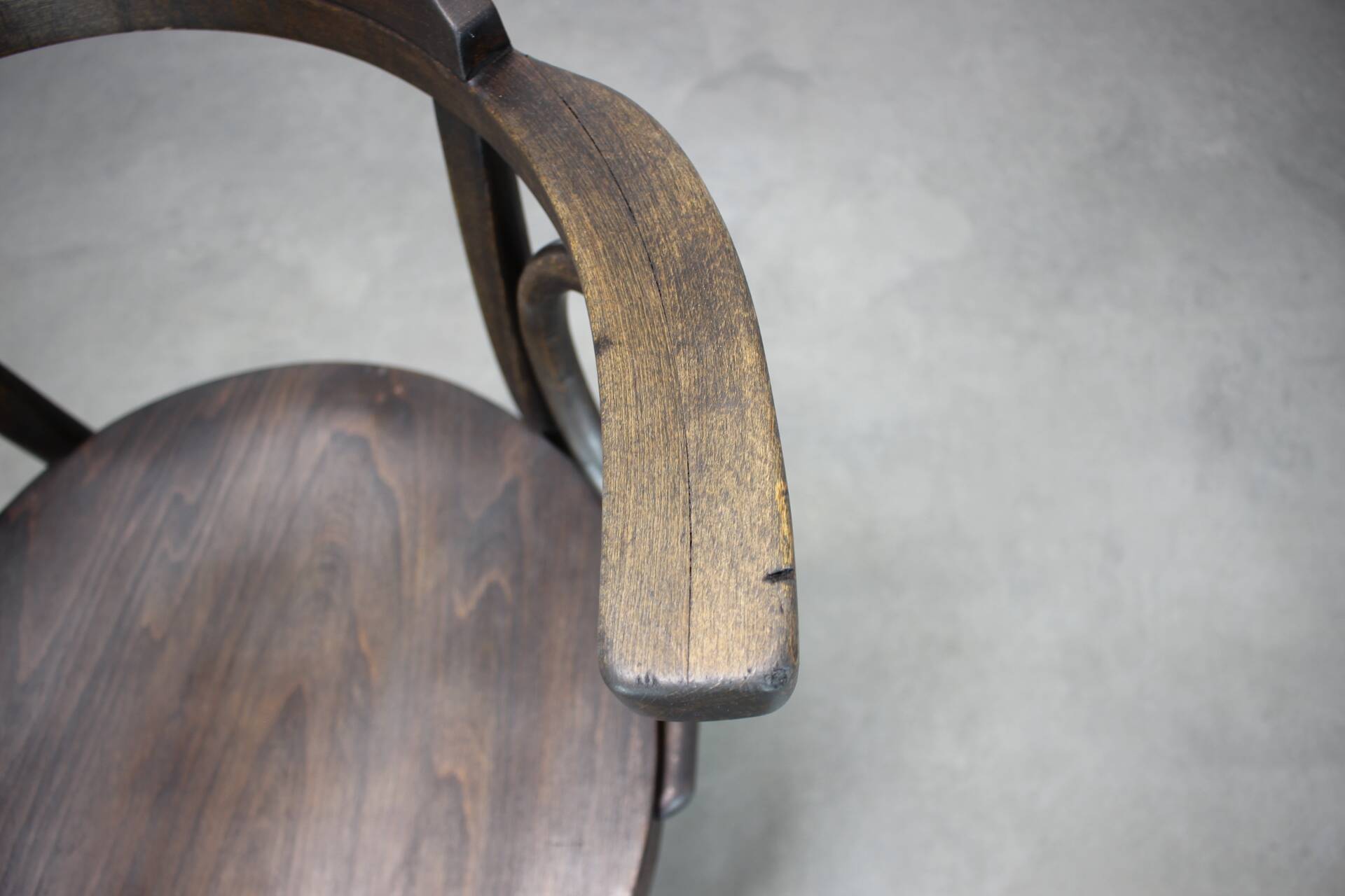 Vintage B3 armchair in bent wood, Czechoslovakia, 1920s
