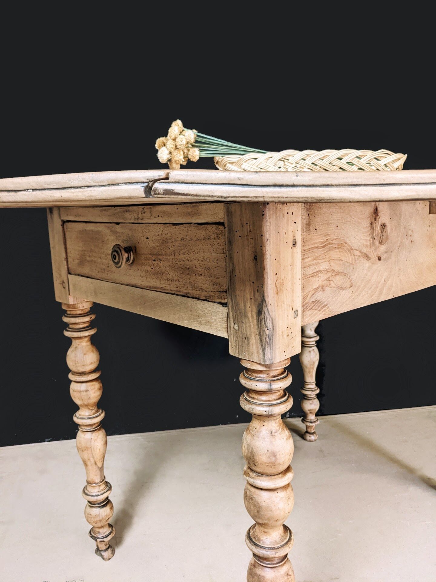 Flap table renovated