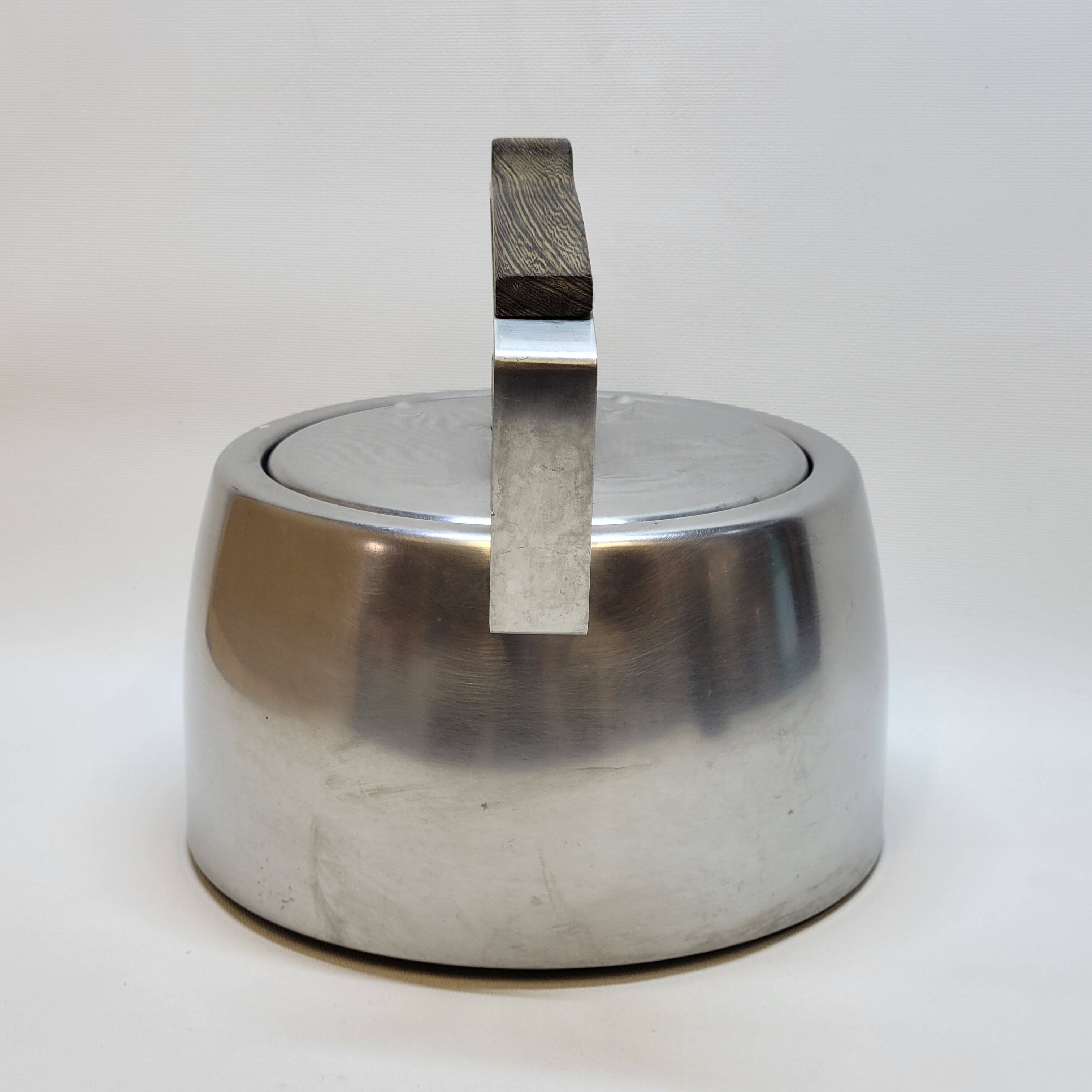 Kettle In Stainless Steel And Wenge Wood