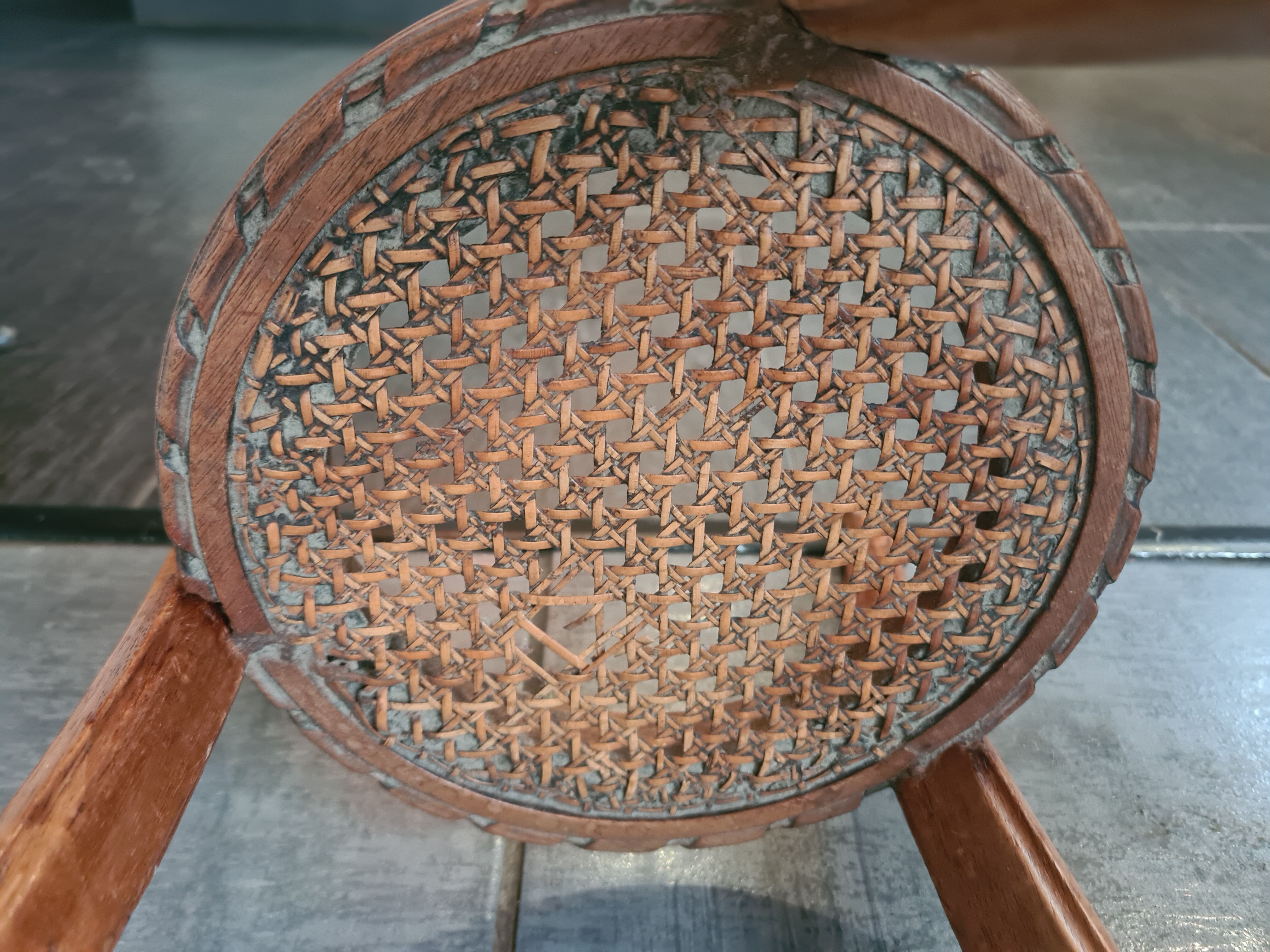 Walnut selette with tripod feet 1900s era