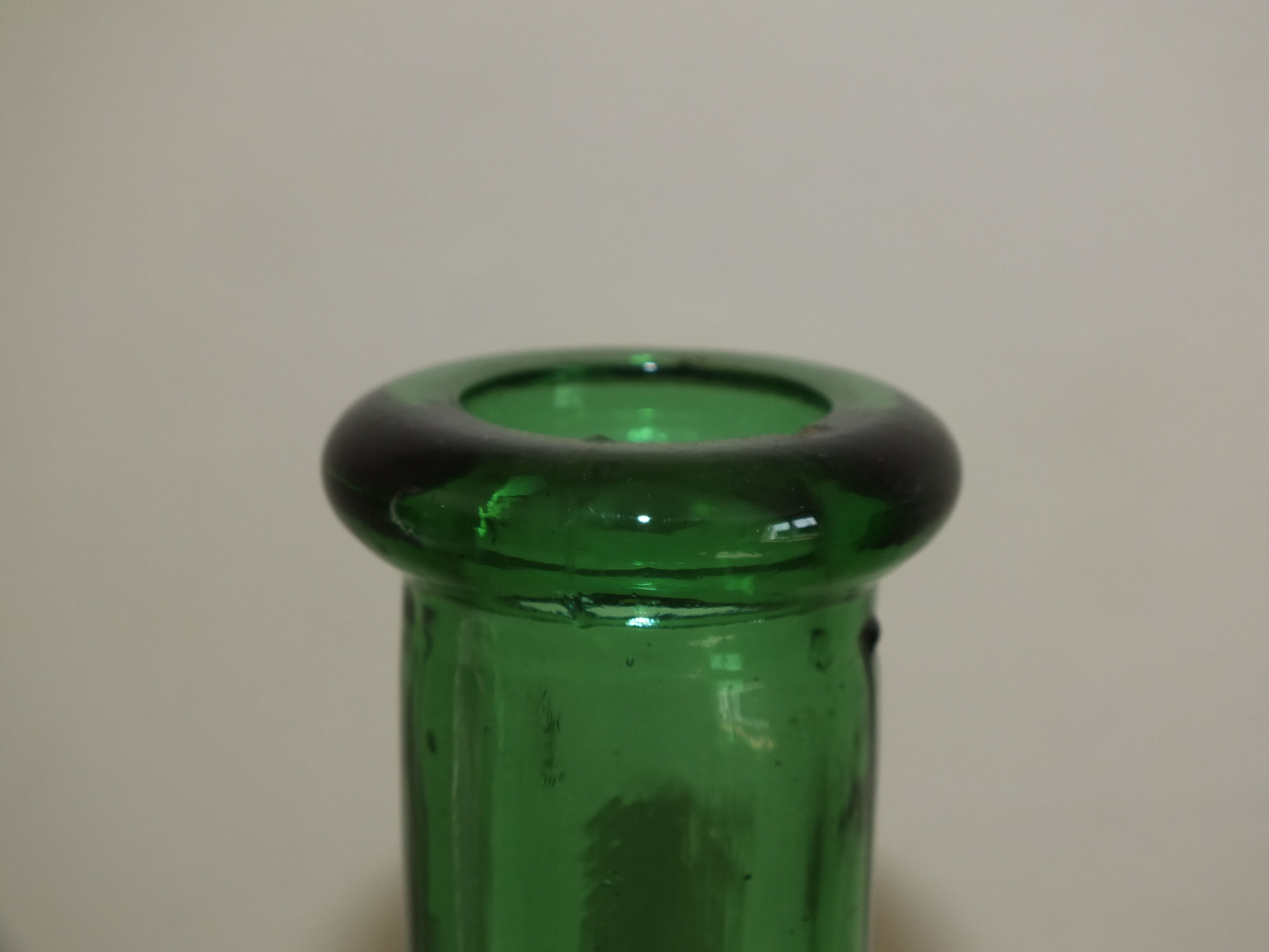 bouteille genie Empoli verte