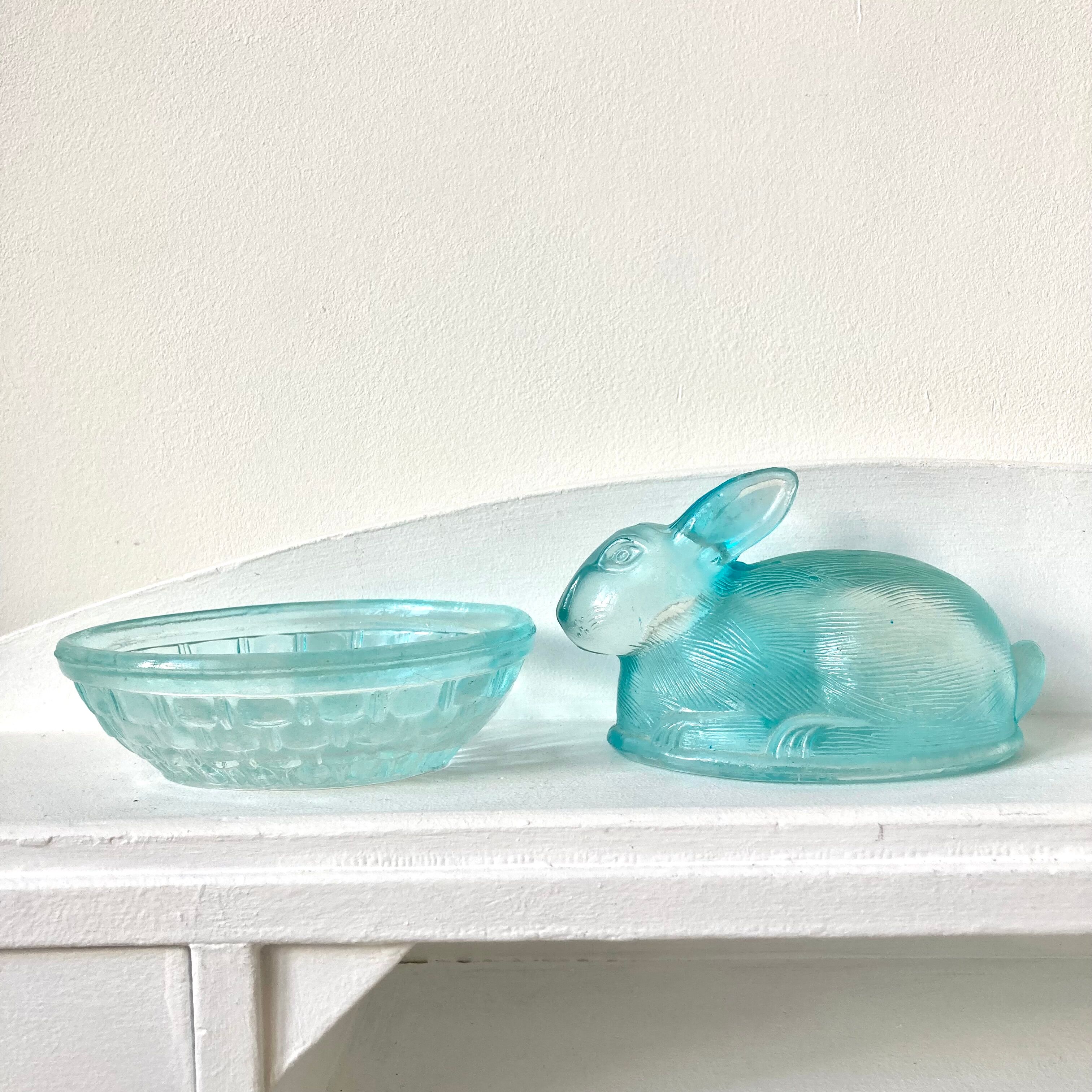 Rabbit-shaped molded glass candy box