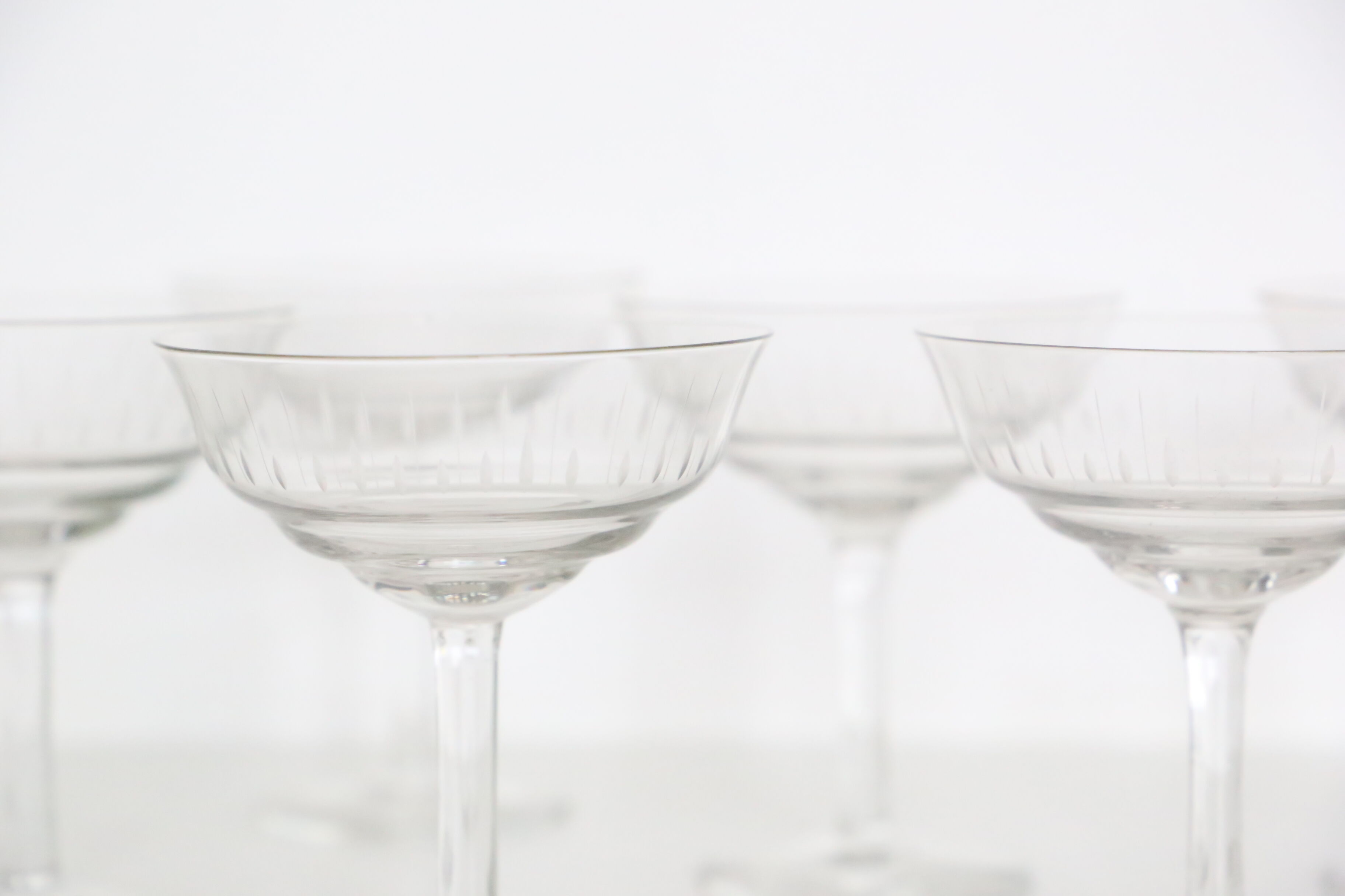 Ensemble de 6 coupes à champagne en cristal gravé