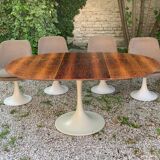 Table 70 and 4 tulip chair