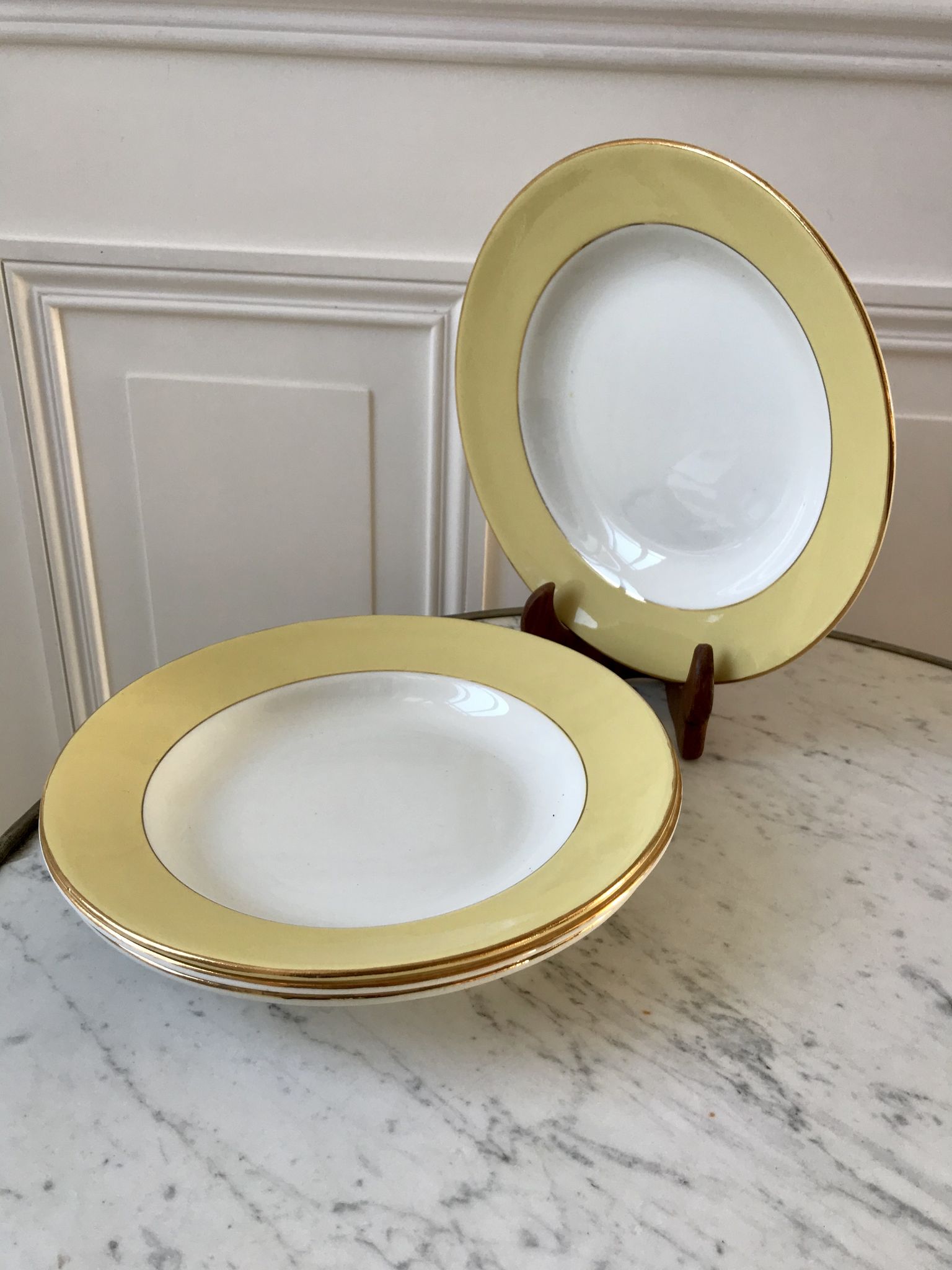 4 hollow plates Saint-Amand 60s yellow pastel chick