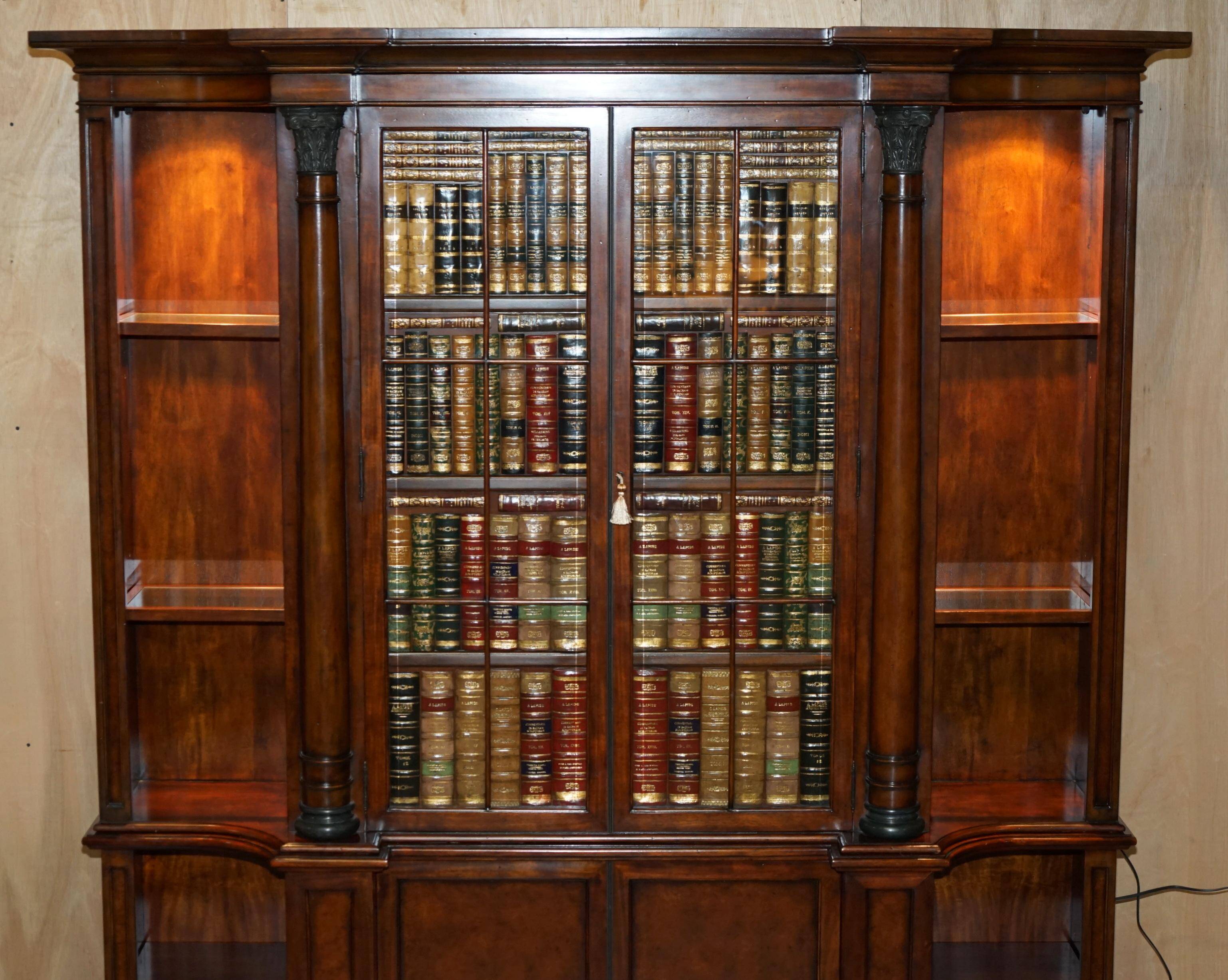Bibliothèque Theodore Alexander en faux livres en laurier burl