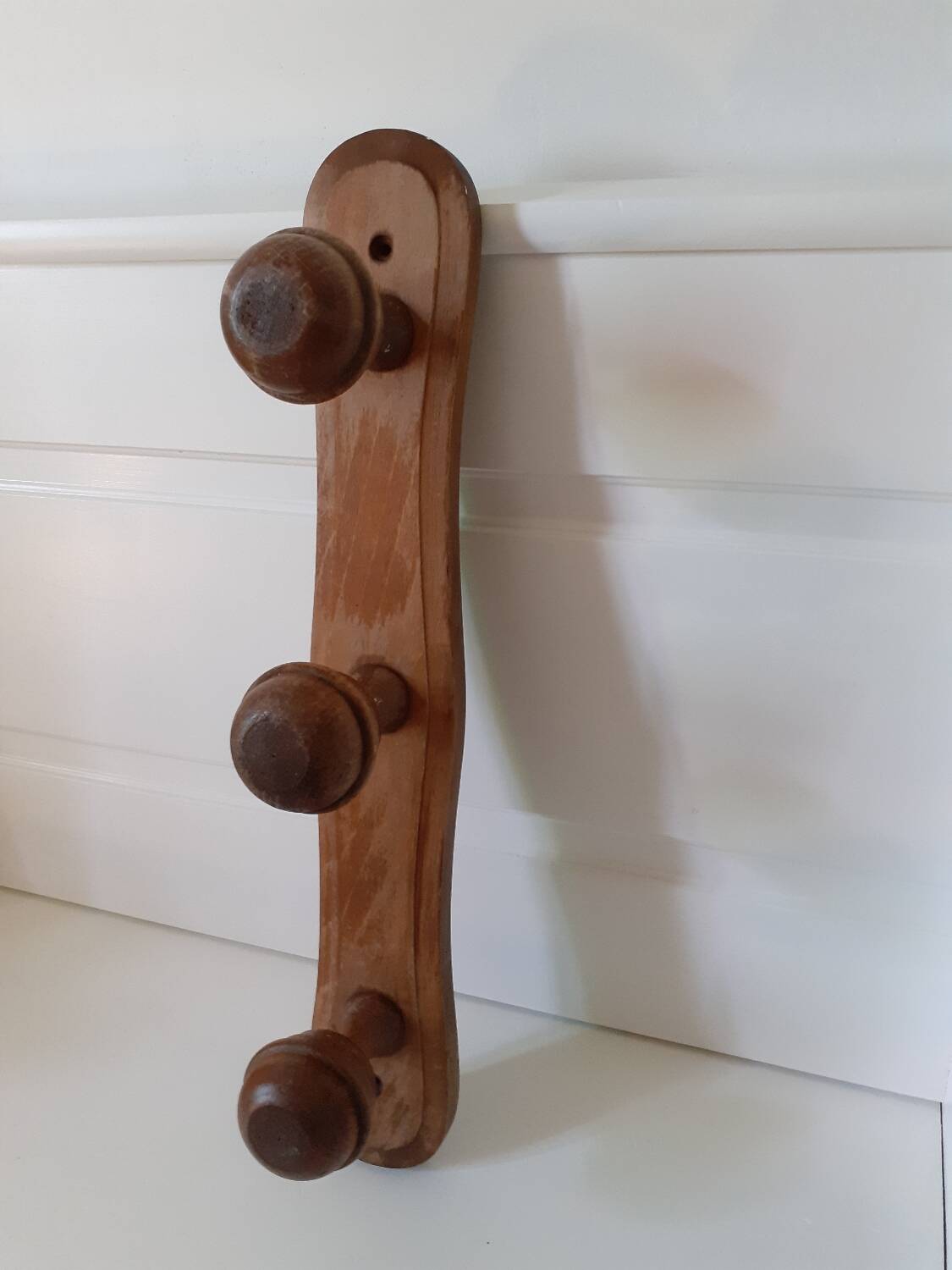 Wall coat rack