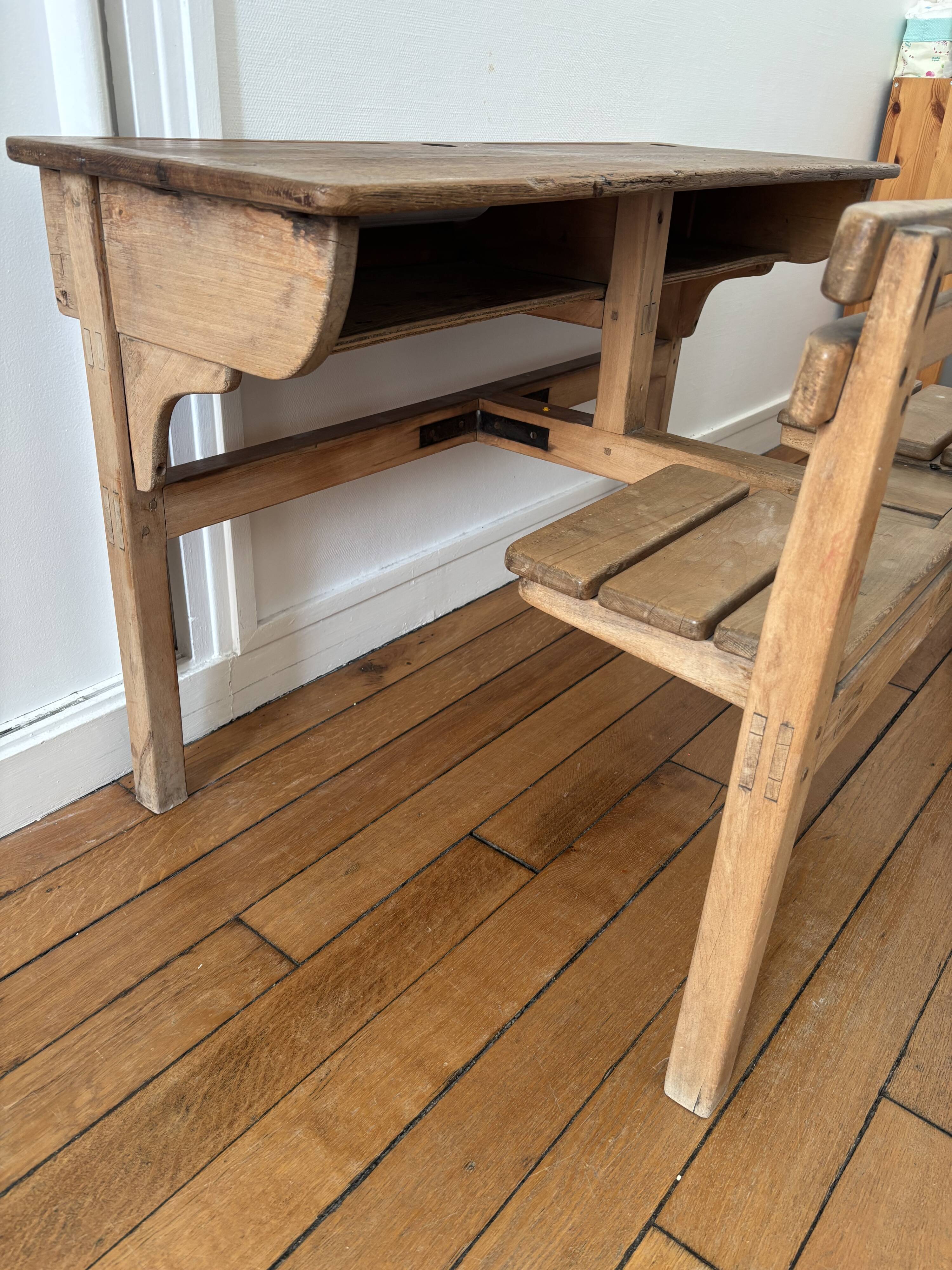 School desk for 2