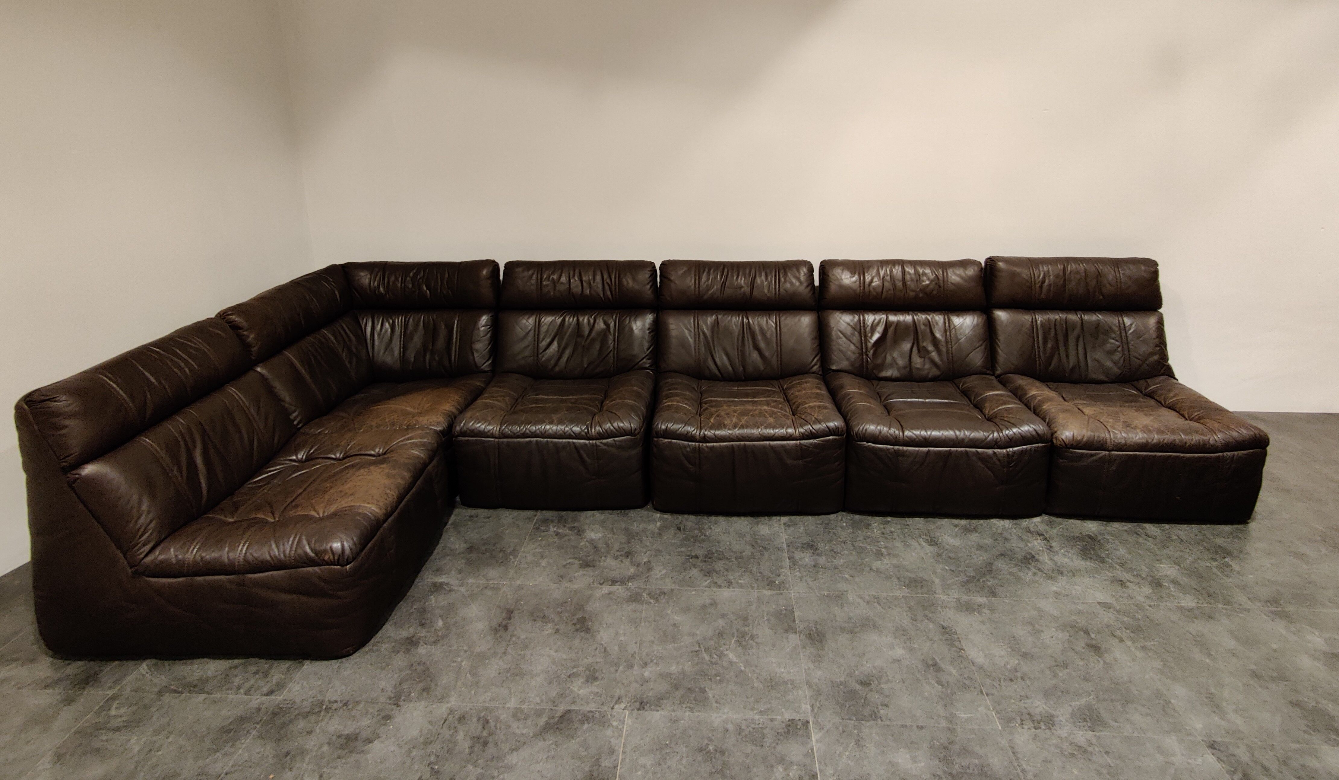 Vintage modular leather sofa by Rolf Benz 1970s