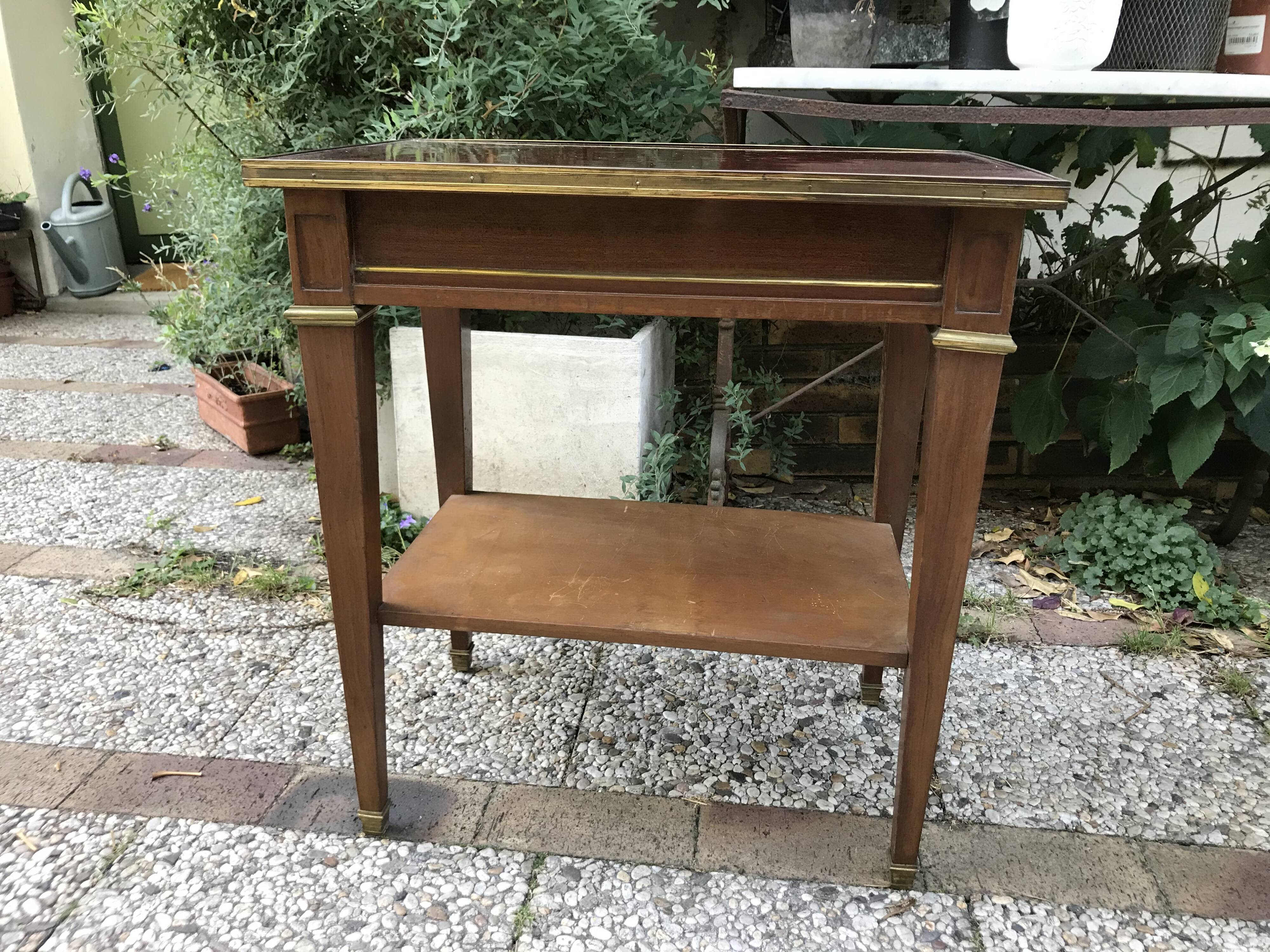 Louis XVI-style side table / harness