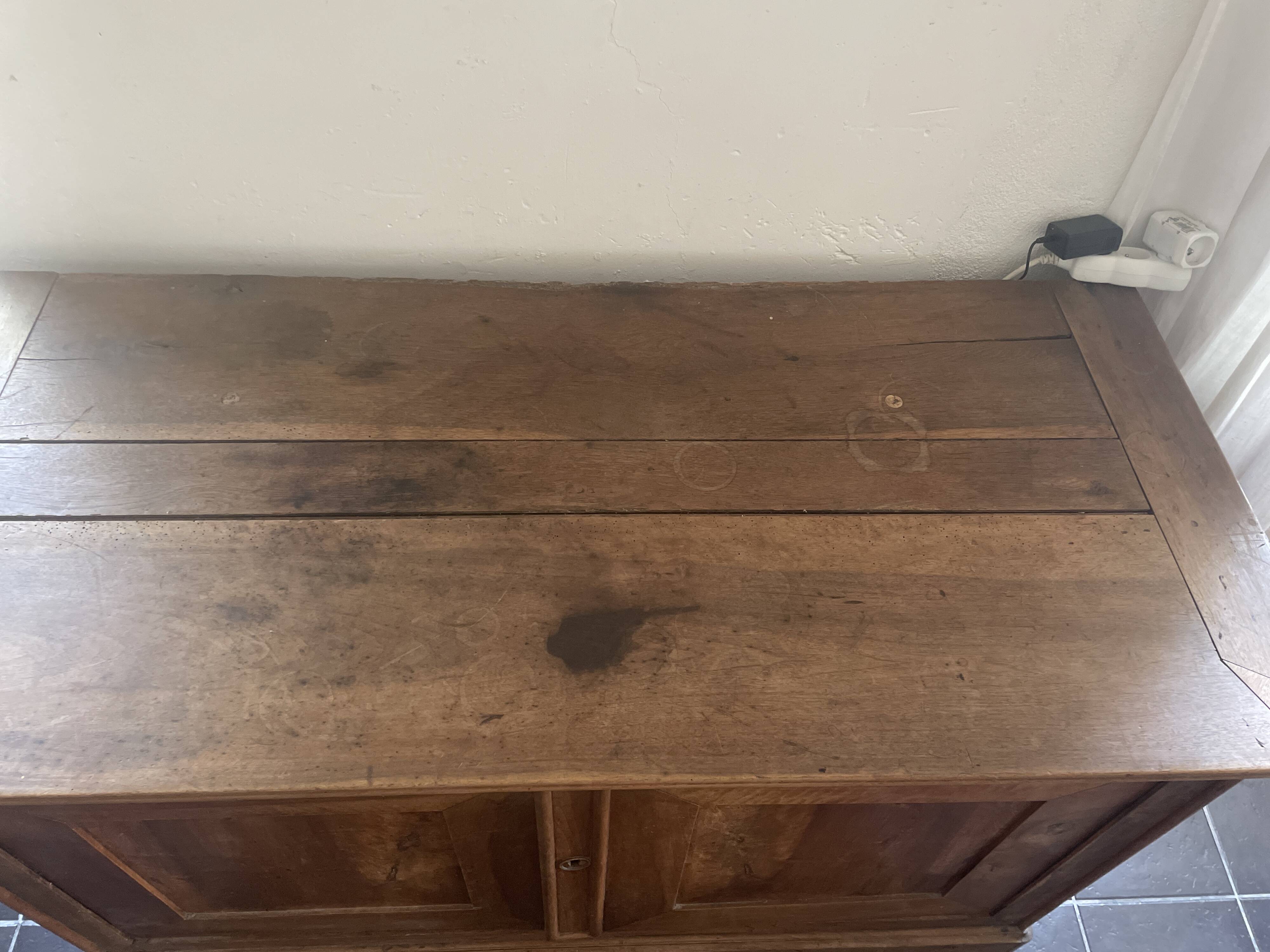 Antique chest of drawers