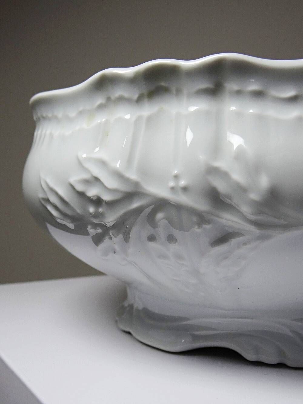 Vintage large salad bowl attributed to Bernardaud, Louvre model, Limoges porcelain.