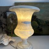 Lampe à poser vase Médicis en résine façon albatre vintage