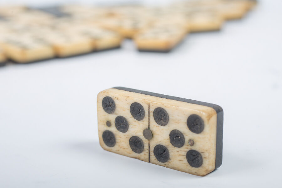 Bone and ebony dominoes game