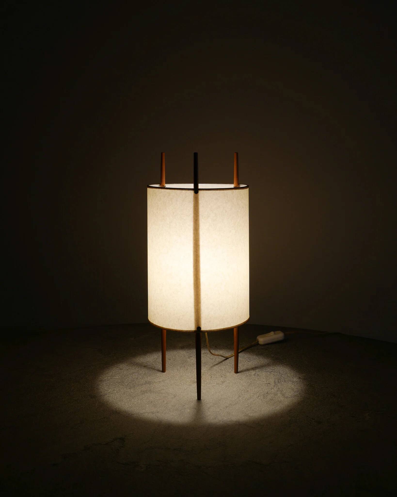 Vintage Mid Century "No 9" Desk Table Lamp by Isamu Noguchi, 1940s