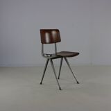 Set of two Revolt Friso Kramer chairs by Ahrend De Cirkel with original table
