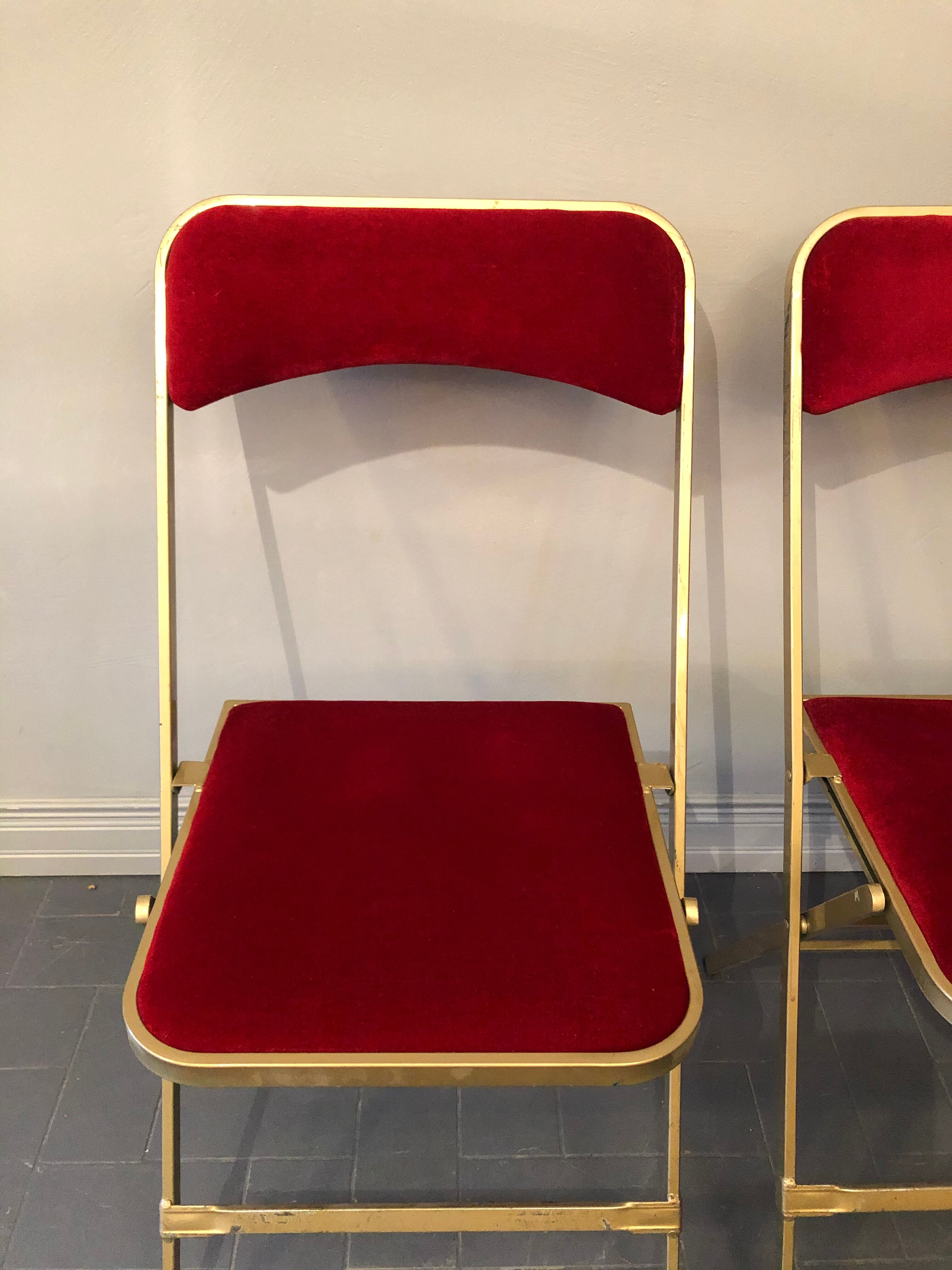 Duo of folding chairs