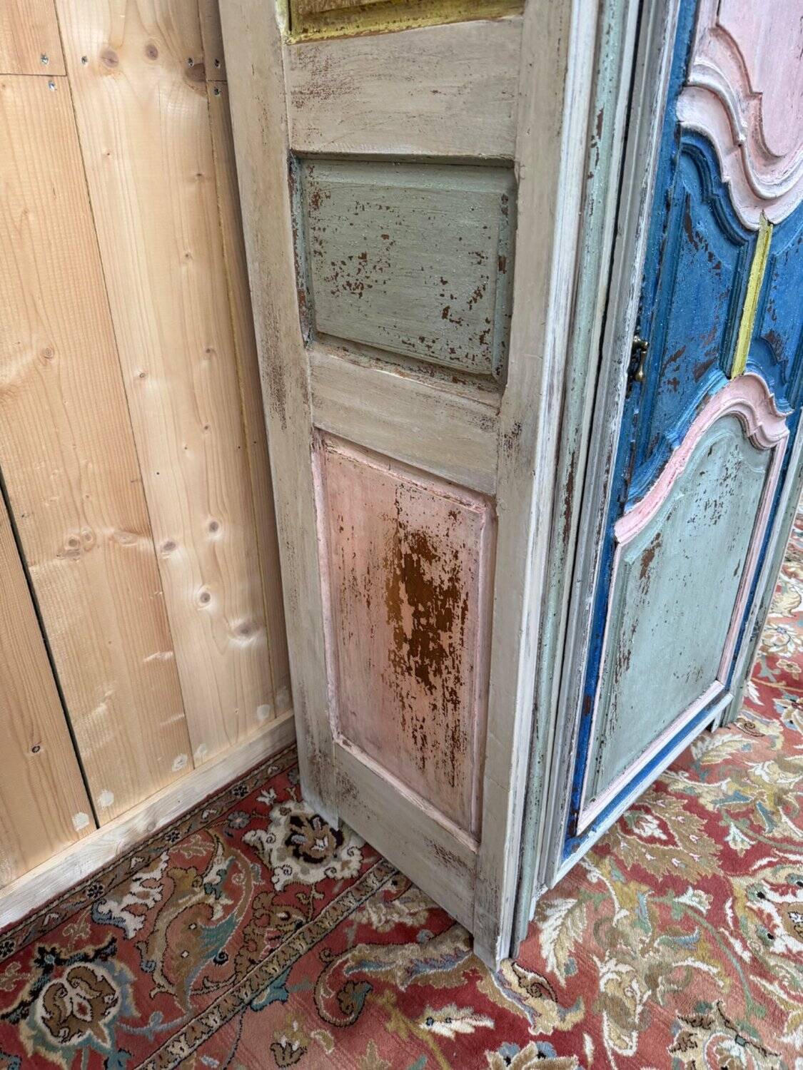 Bonnetière with a single door – Polychrome solid oak