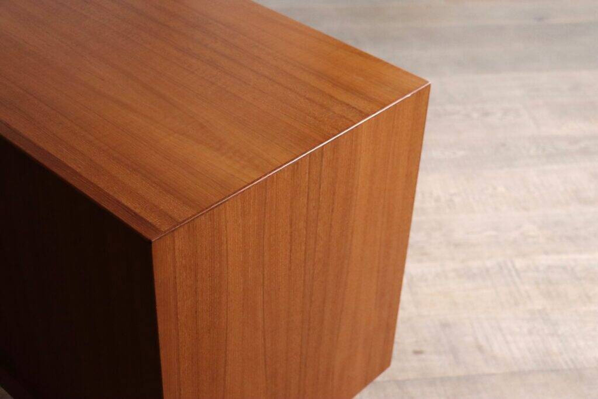 Buffet Arne Vodder Modèle 75 pour Sibast Mobler années 1960.