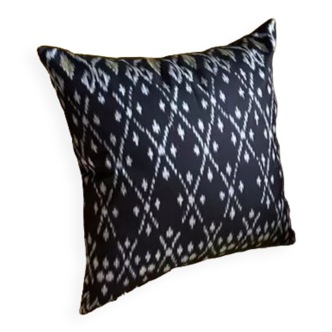 Black Shan cushion 40x40