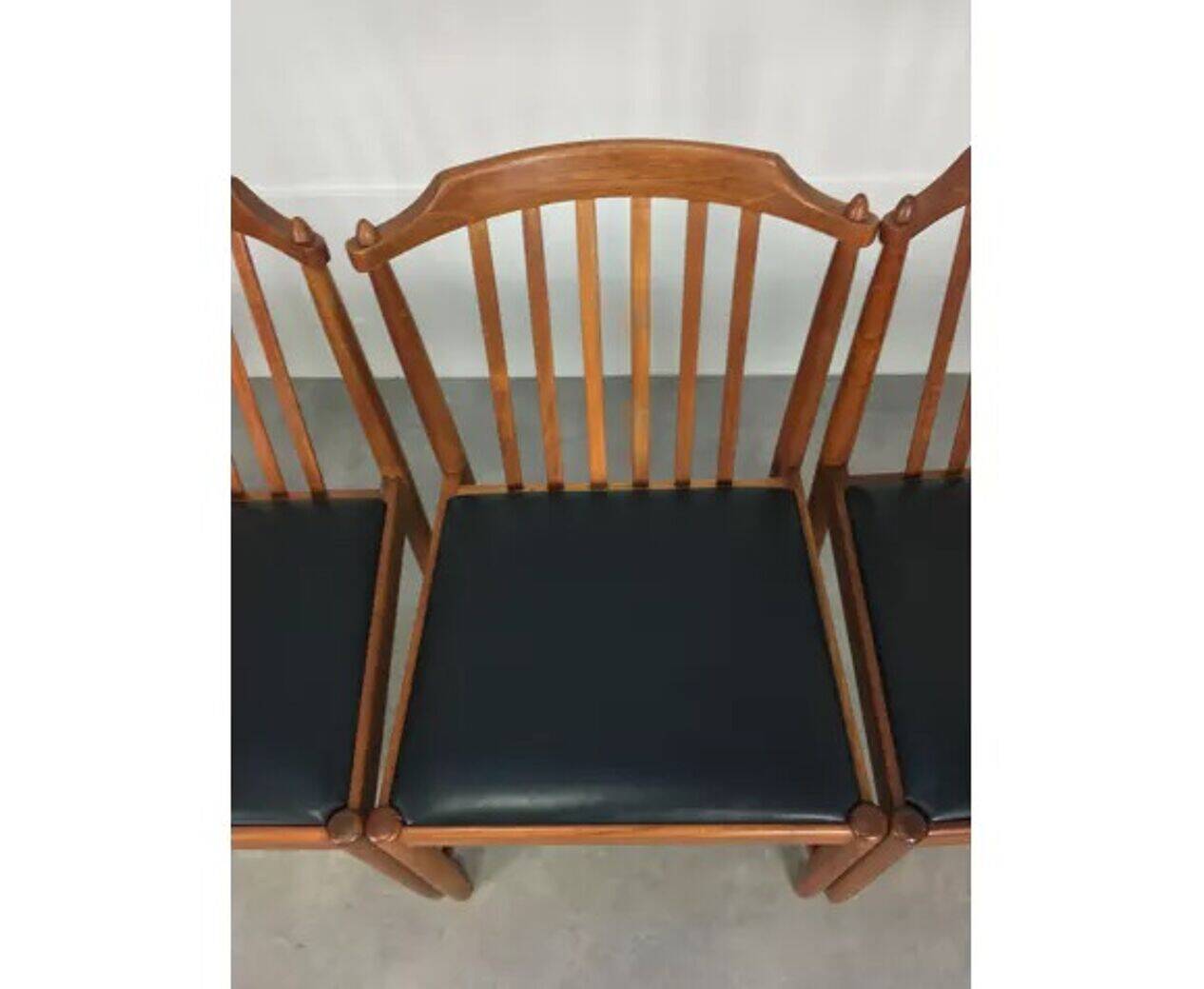 4 Scandinavian teak chairs with slats from the 1960s.